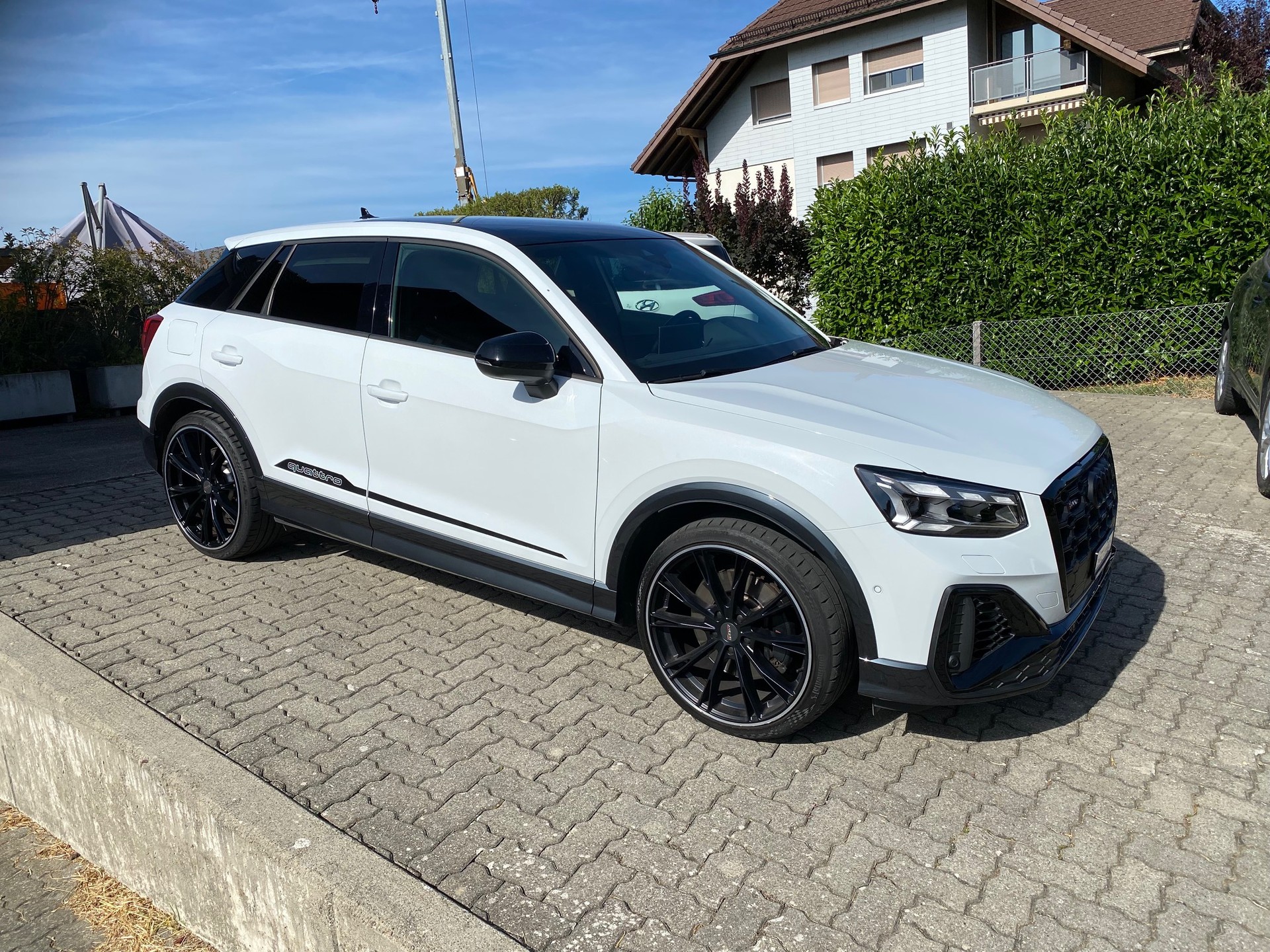 AUDI SQ2 TFSI quattro S-tronic CH-Fahrzeug Top Ausstattung 20" 19" AHK abnehmbar Original ab Werkg-image-0