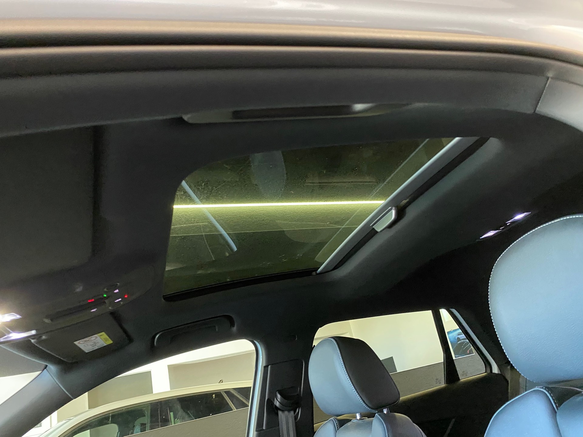 AUDI SQ2 TFSI quattro S-tronic CH-Fahrzeug Top Ausstattung 20" 19" AHK abnehmbar Original ab Werkg-image-12