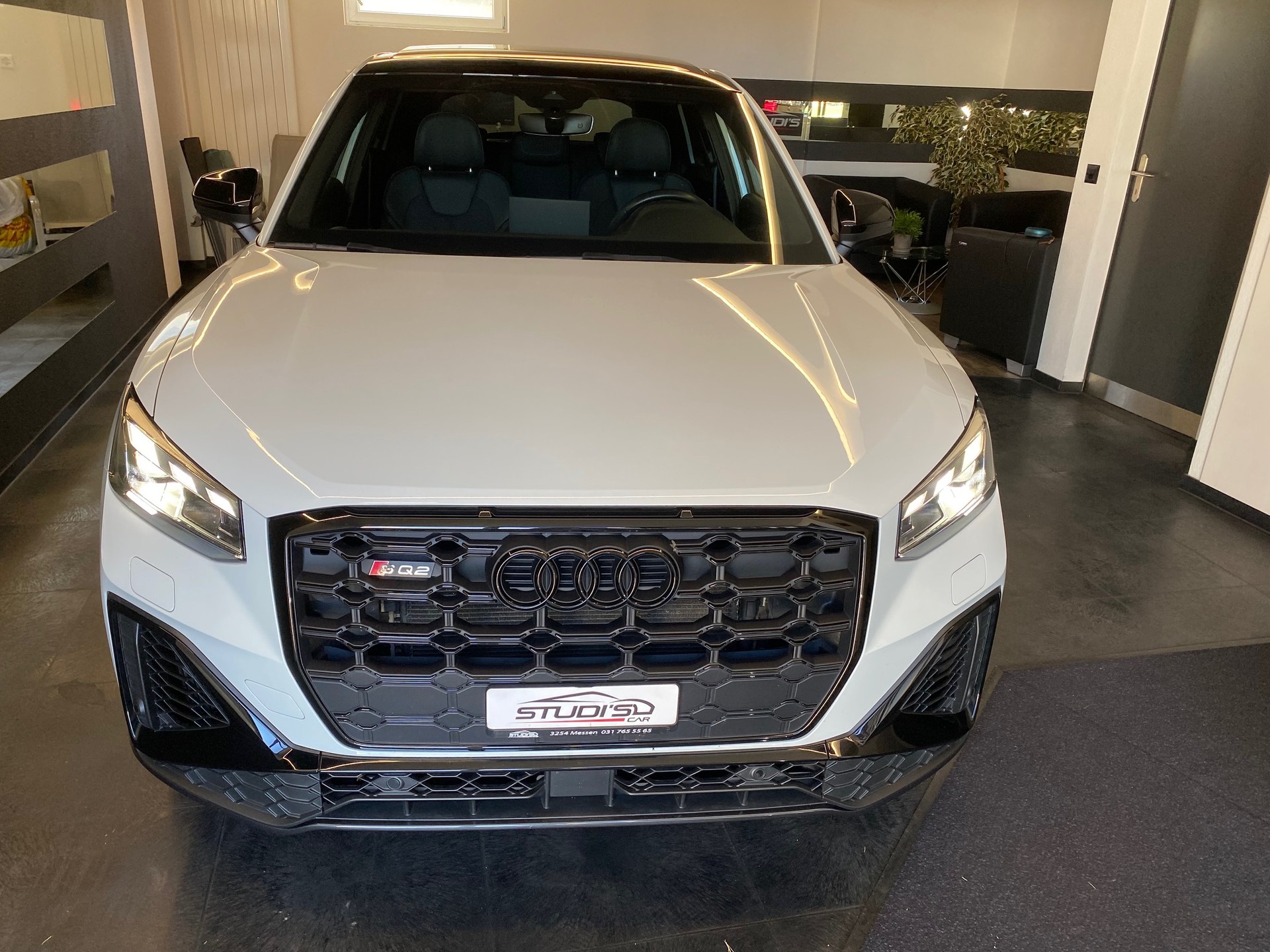 AUDI SQ2 TFSI quattro S-tronic CH-Fahrzeug Top Ausstattung 20" 19" AHK abnehmbar Original ab Werkg-image-1