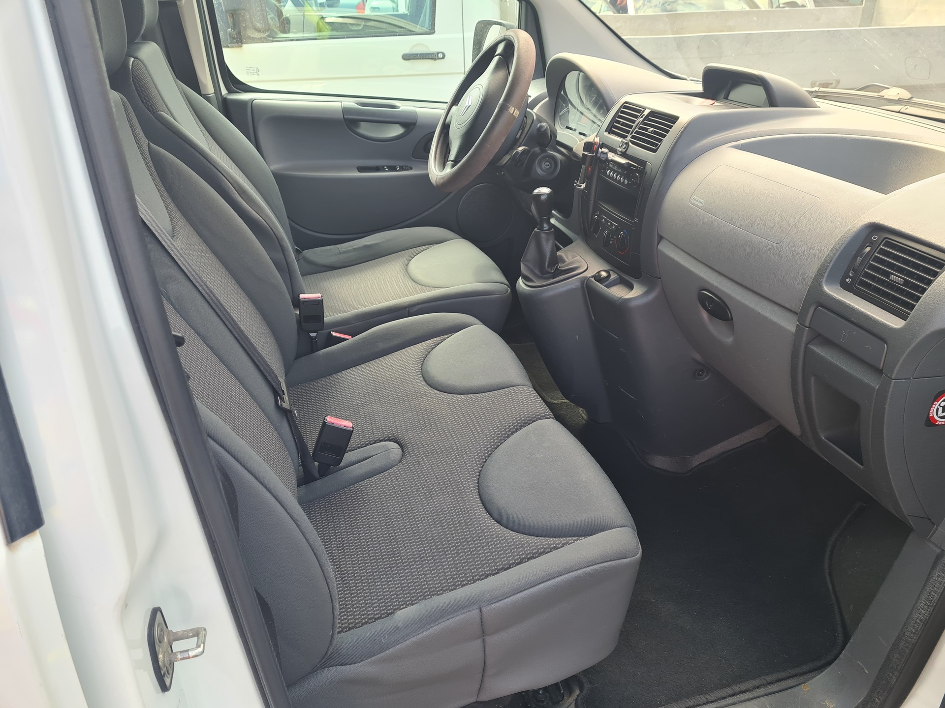 CITROEN Jumpy 2.0i 16V L2H1-image-8