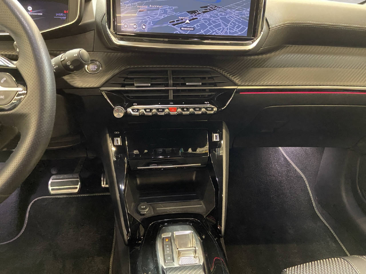 PEUGEOT 208 1.2 Hybrid 145 GT-image-7