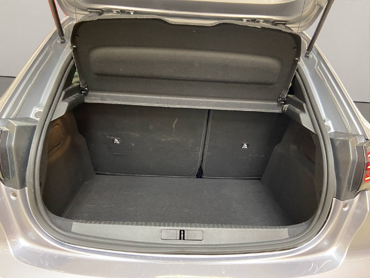 PEUGEOT 208 1.2 Hybrid 145 GT-image-11