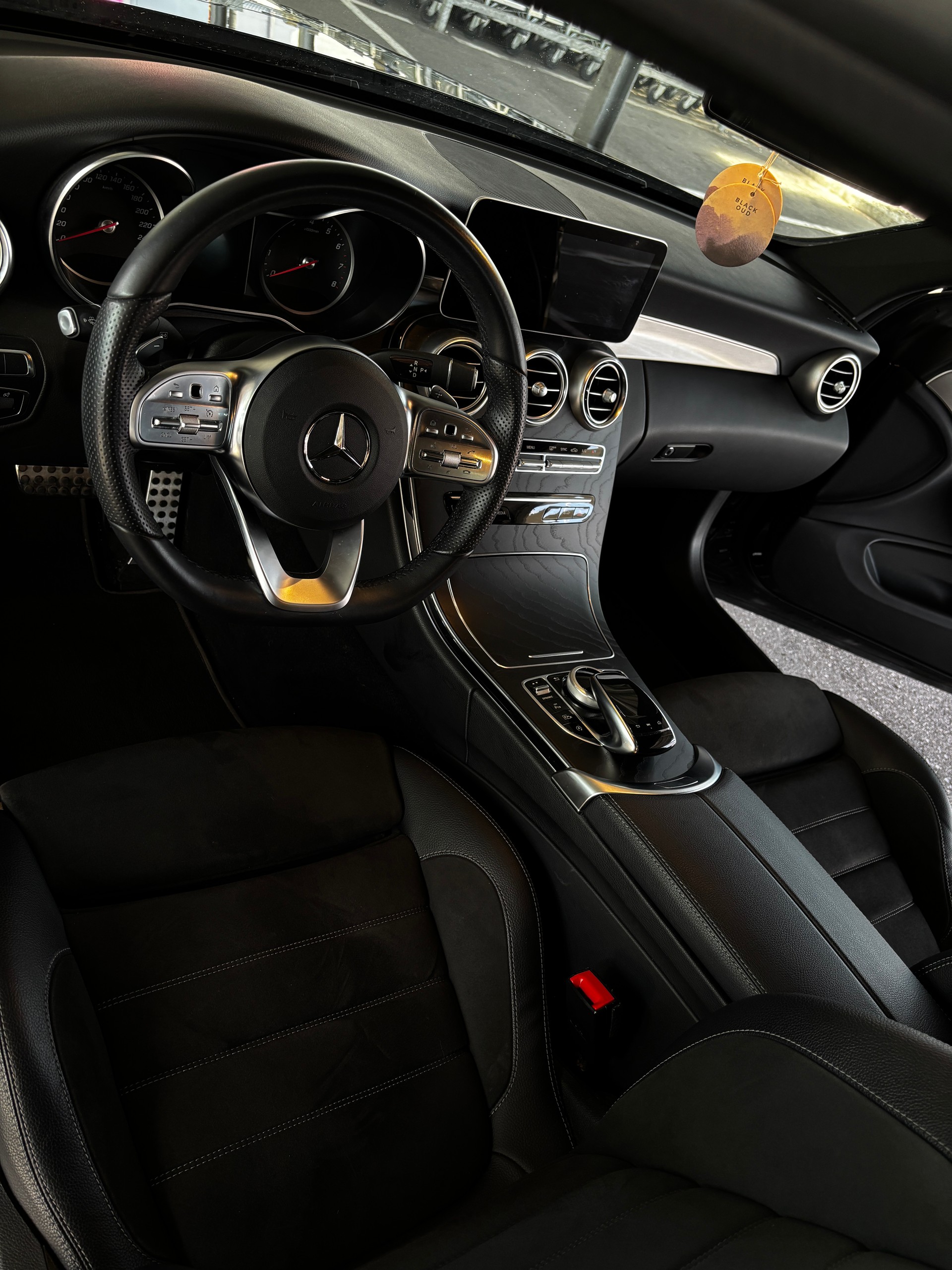 MERCEDES-BENZ C200 Coupé AMG Line 9G-Tronic-image-4