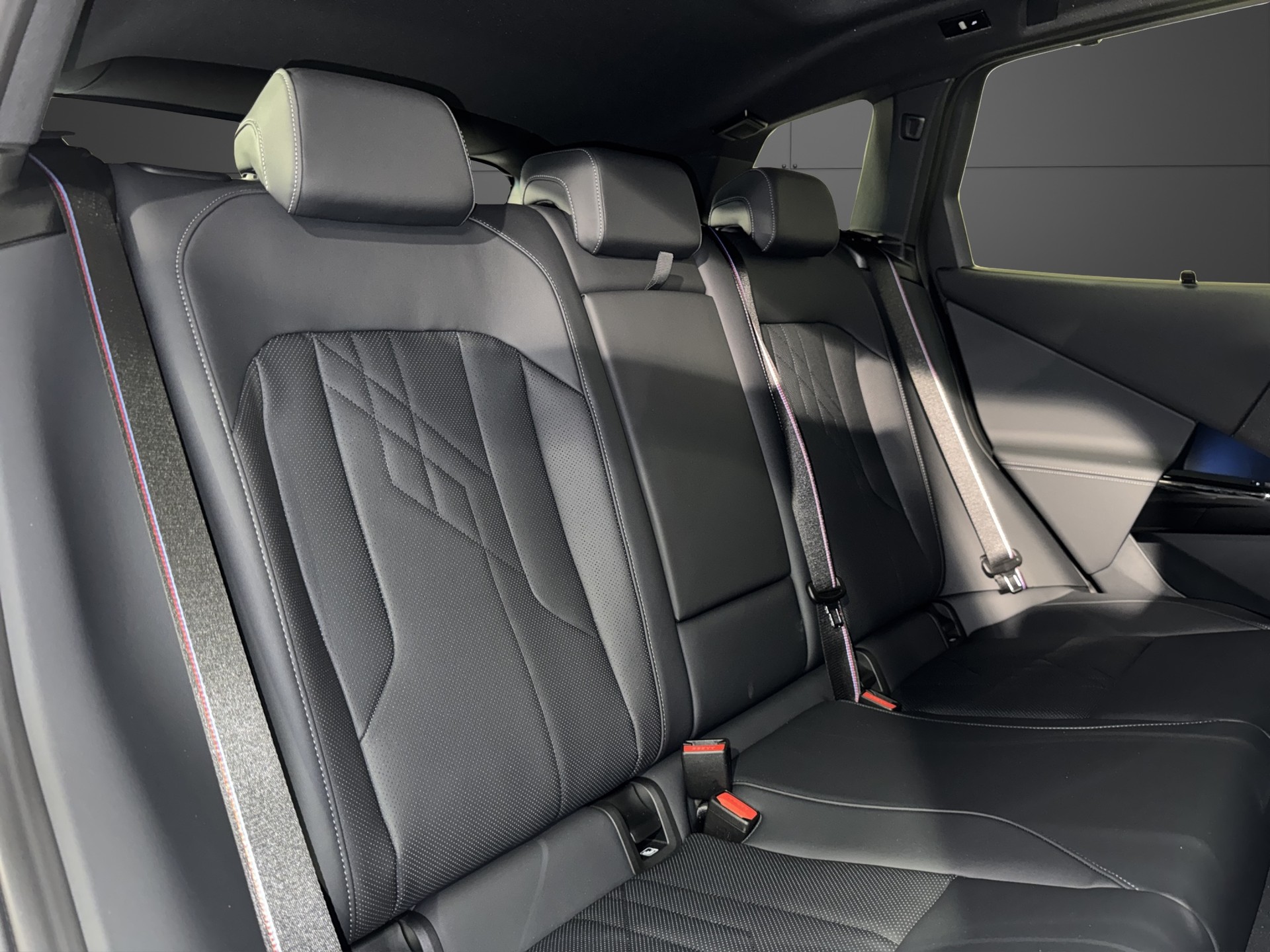 BMW X3 30e xDrive-image-16