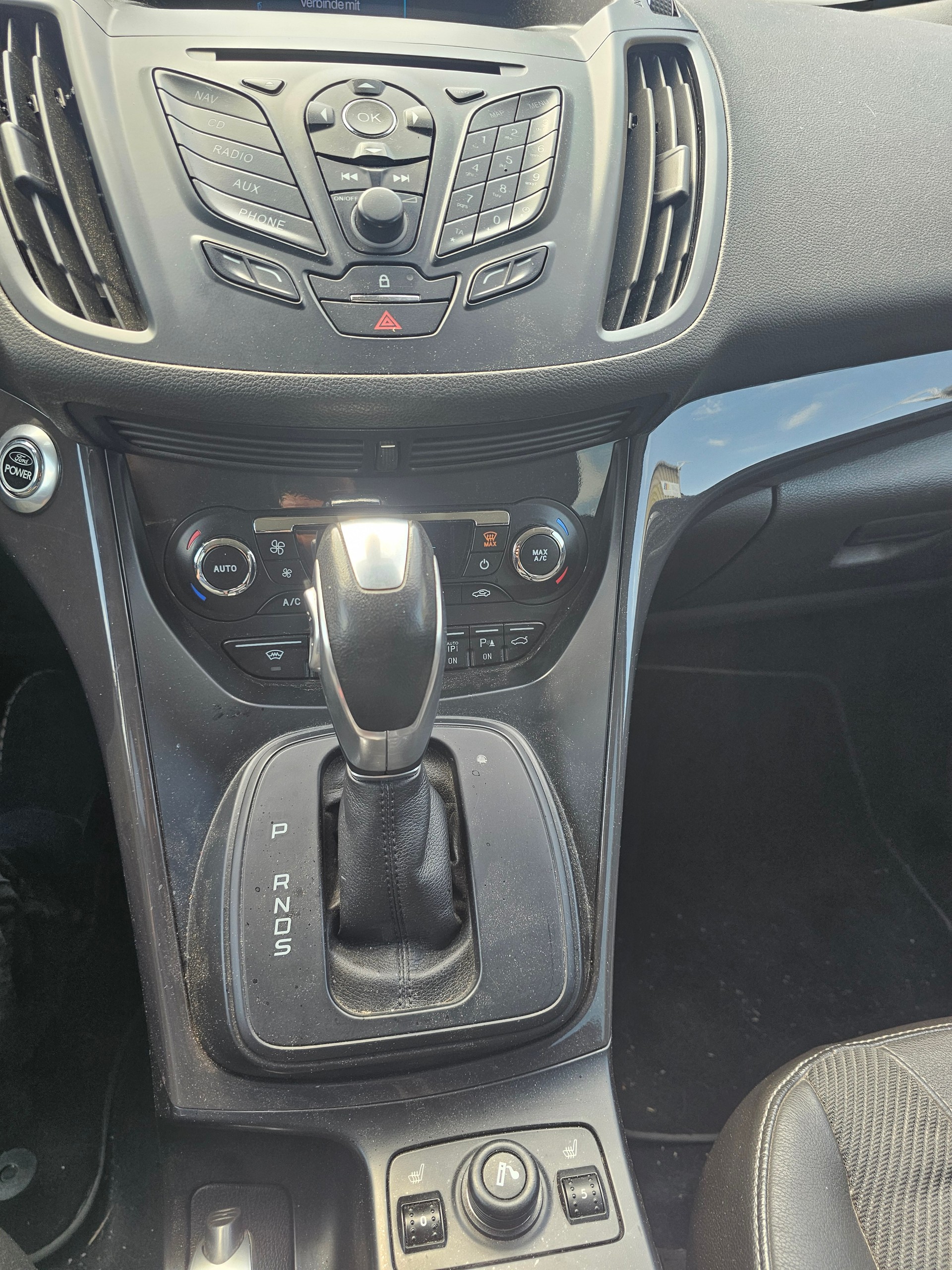 FORD Kuga 2.0 TDCi Carving 4WD PowerShift-image-9
