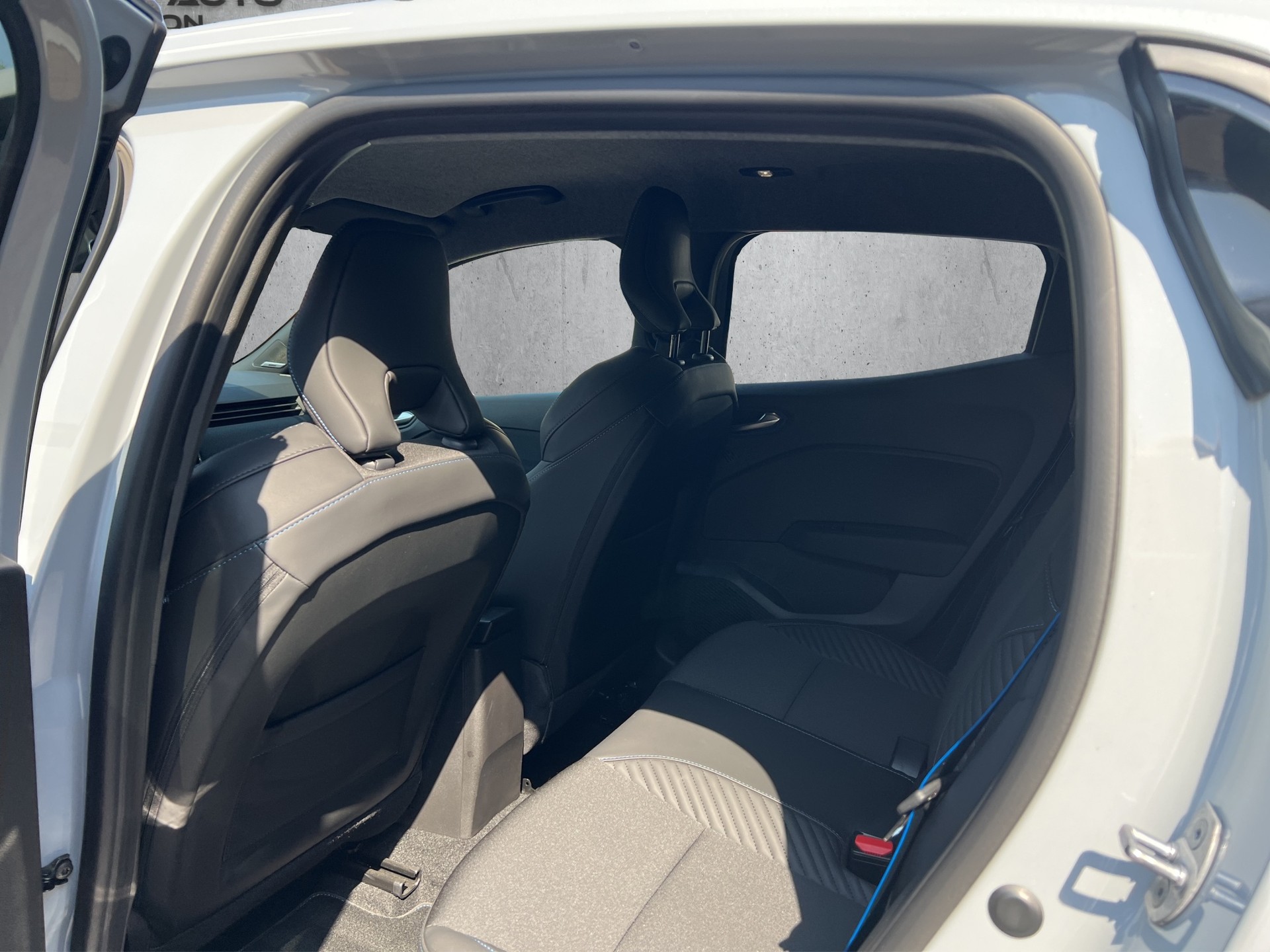RENAULT Clio 1.6 E-Tech Esprit Alpine-image-10