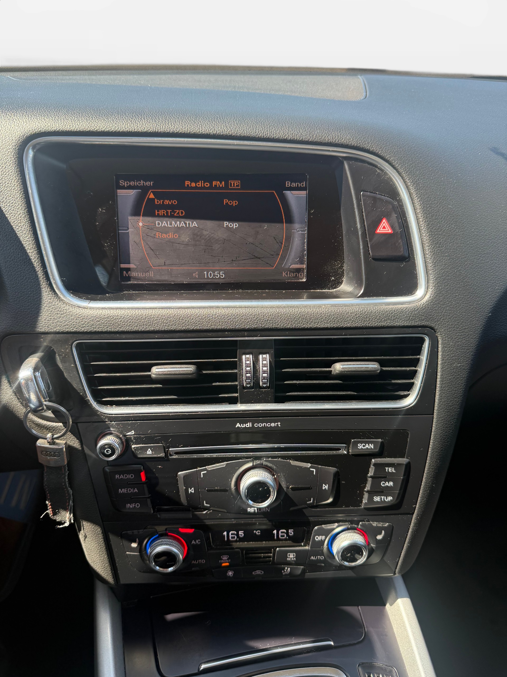AUDI Q5 2.0 TDI-image-8