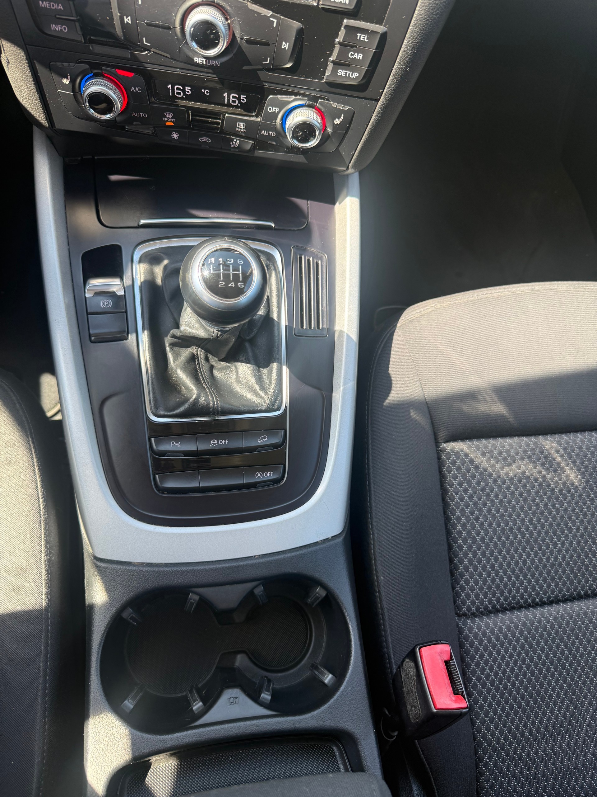 AUDI Q5 2.0 TDI-image-9
