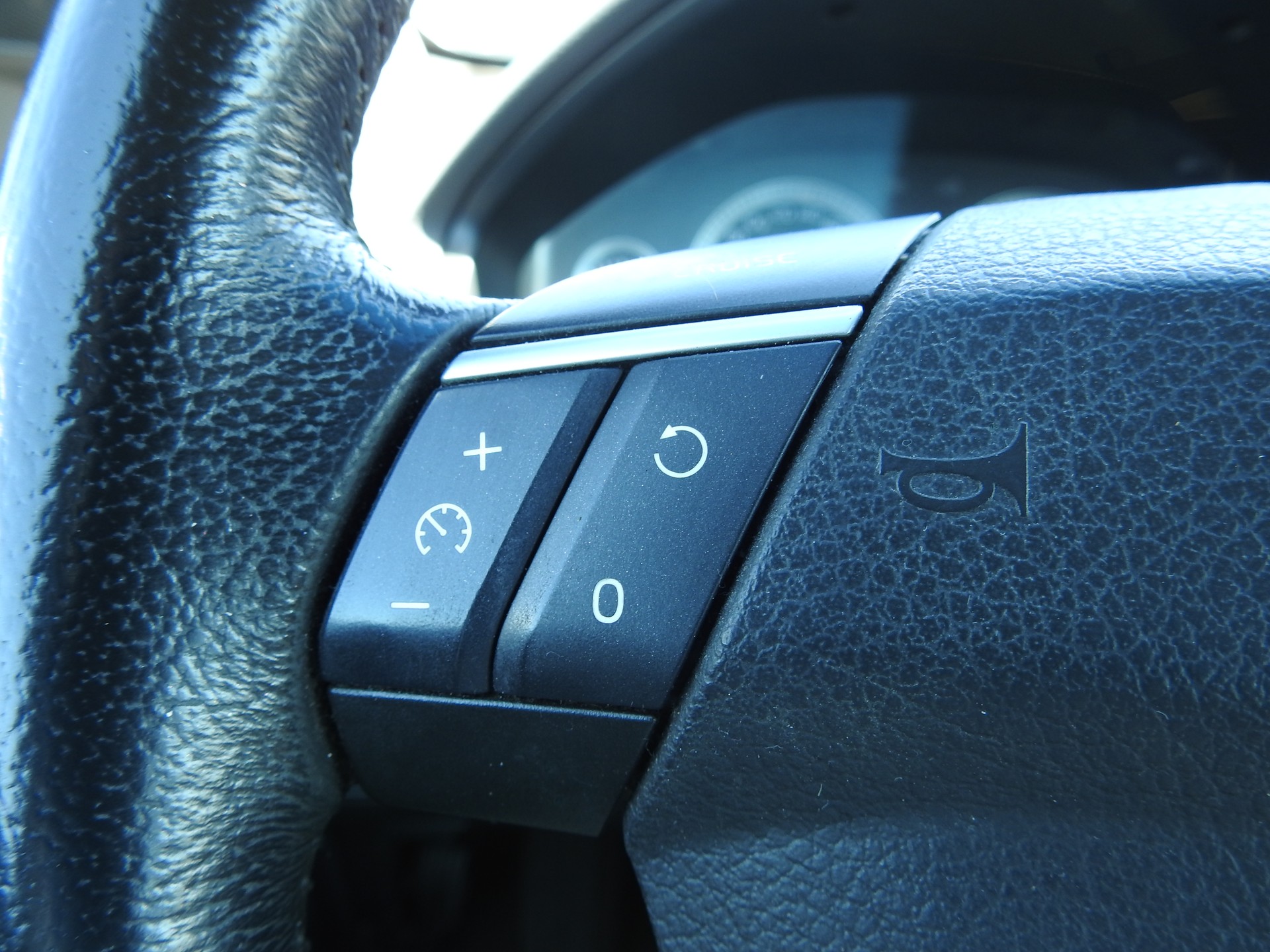 VOLVO XC90 D5 AWD Executive Geartronic-image-24