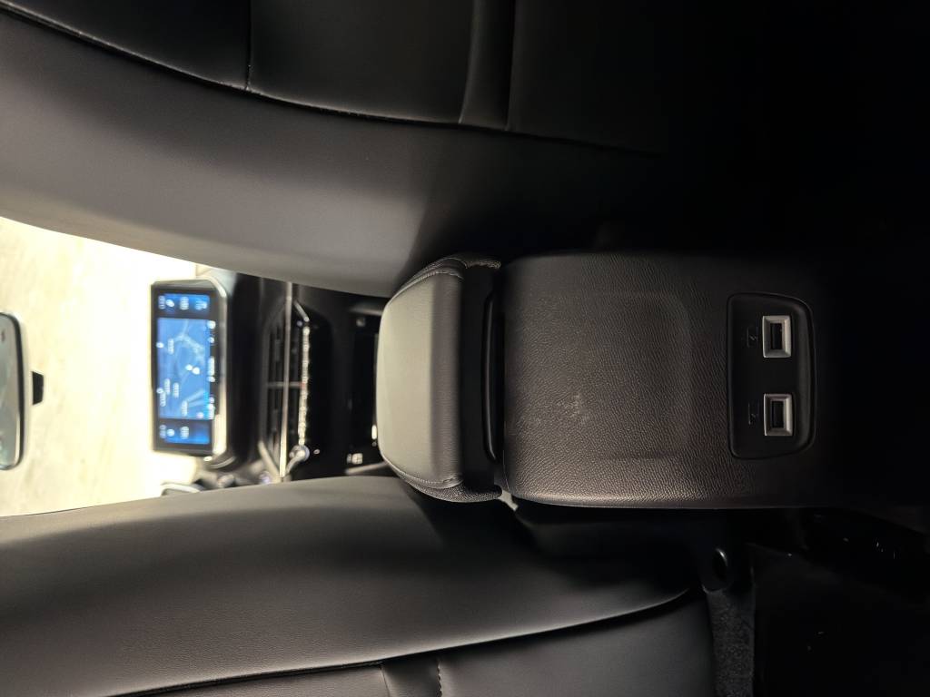 PEUGEOT 2008 1.2 PureTech Allure Pack EAT8-image-12