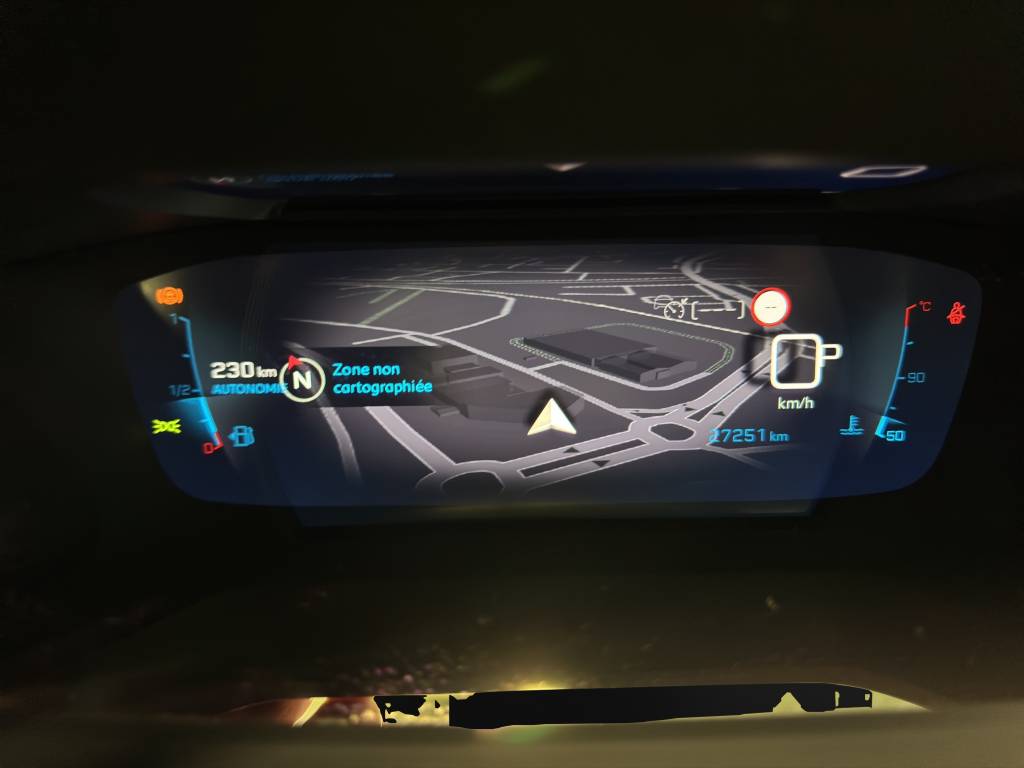 PEUGEOT 2008 1.2 PureTech Allure Pack EAT8-image-10