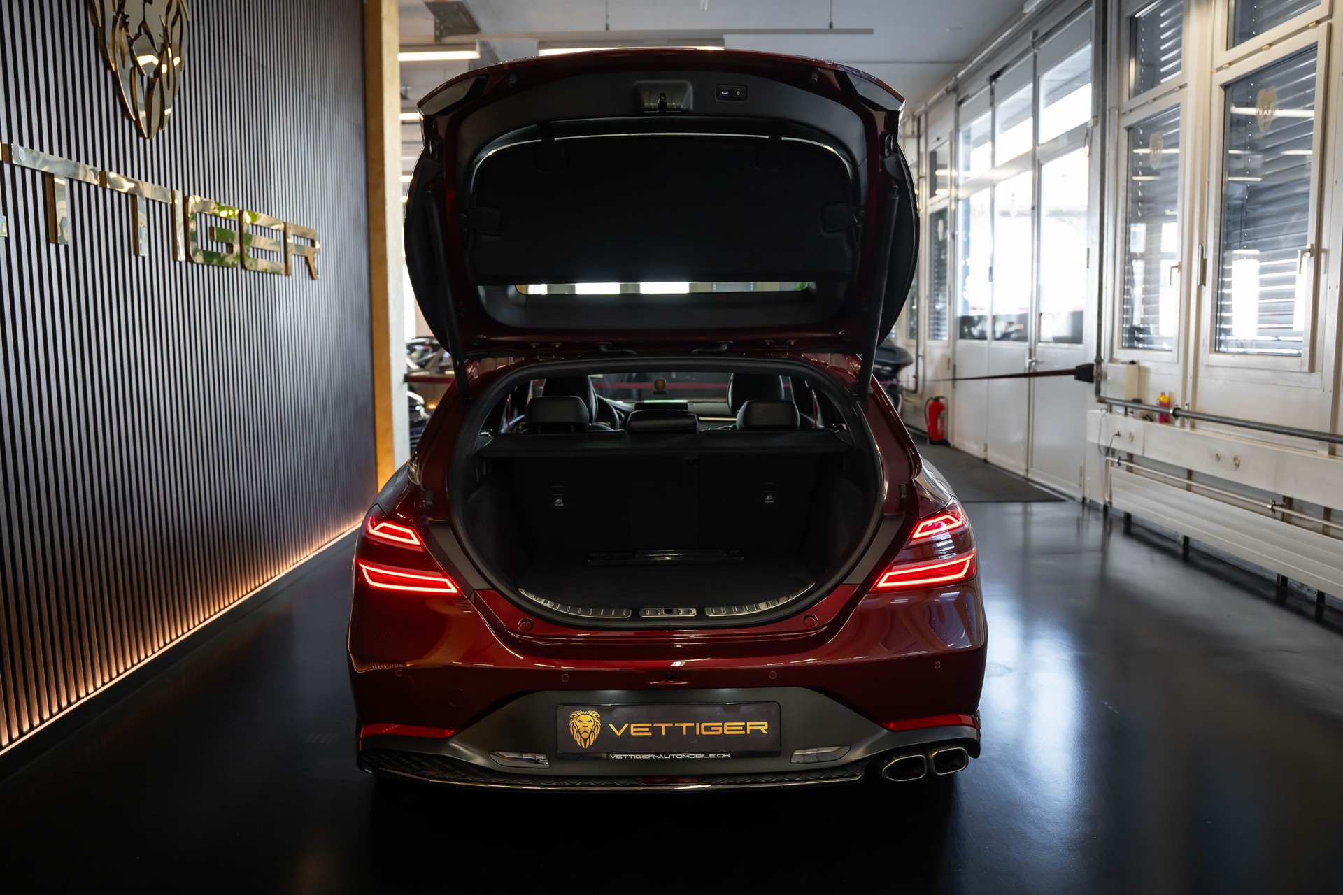 GENESIS G70 Shooting Brake 2.2 CRDI Sport AT8-image-5