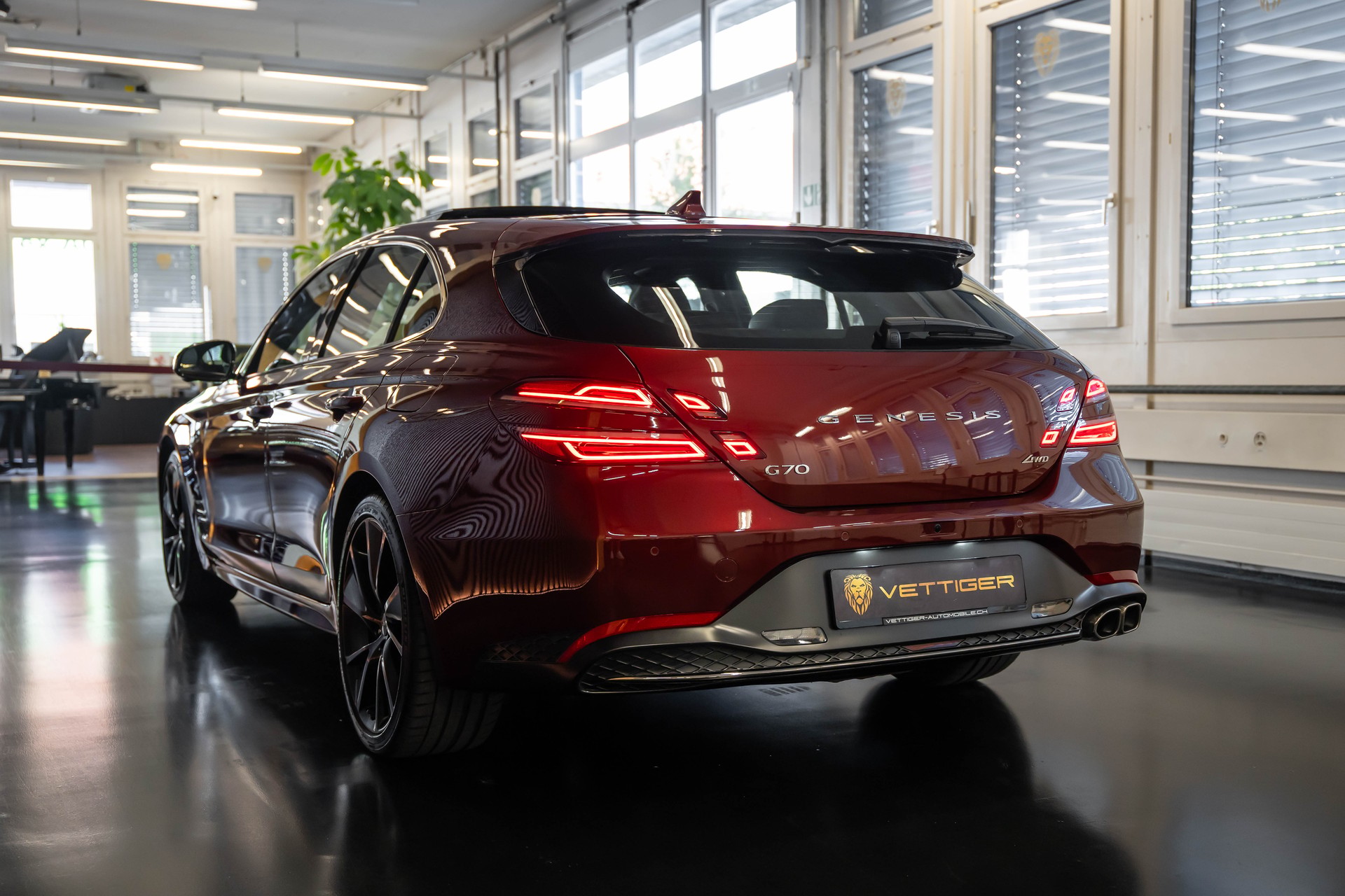 GENESIS G70 Shooting Brake 2.2 CRDI Sport AT8-showroom-element-3