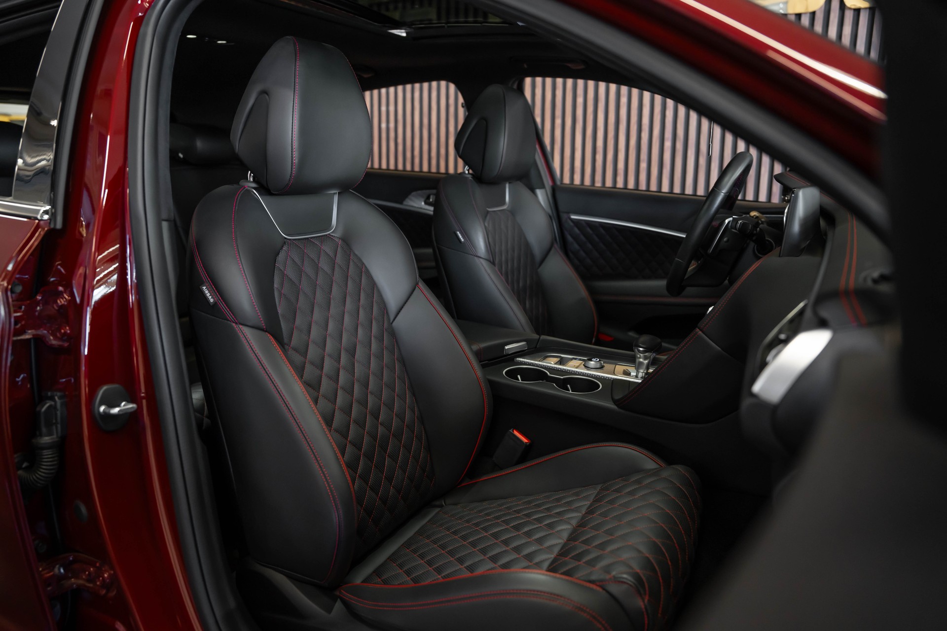 GENESIS G70 Shooting Brake 2.2 CRDI Sport AT8-image-15