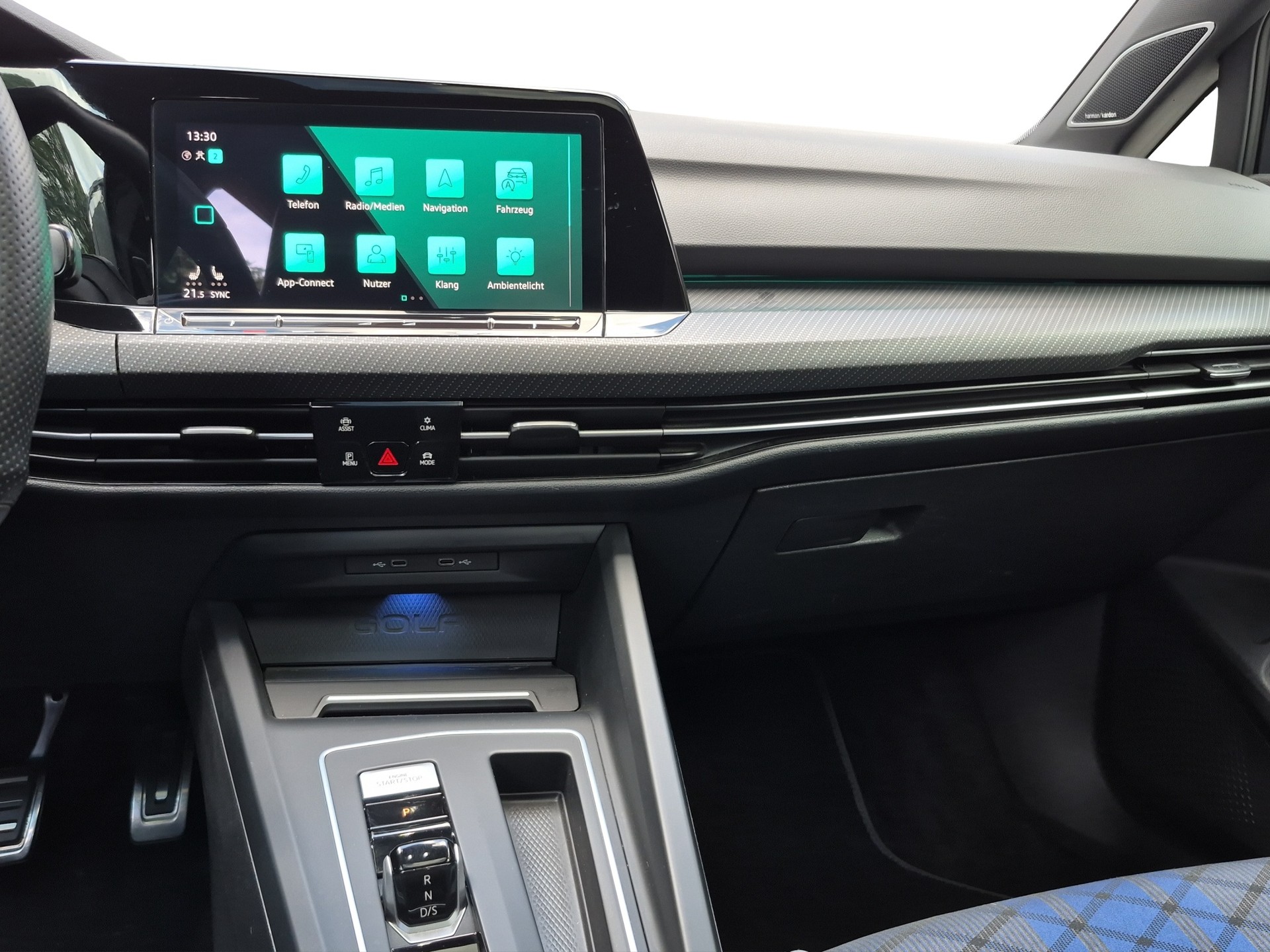 VW Golf 2.0 TSI R DSG 4Motion *Panodach/HarmanKardon*-image-10