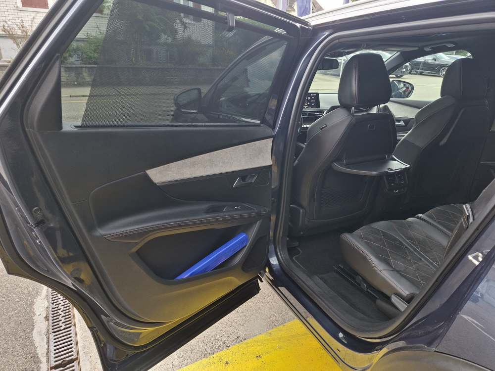 PEUGEOT 5008 2.0 BlueHDi 180 GT-image-9