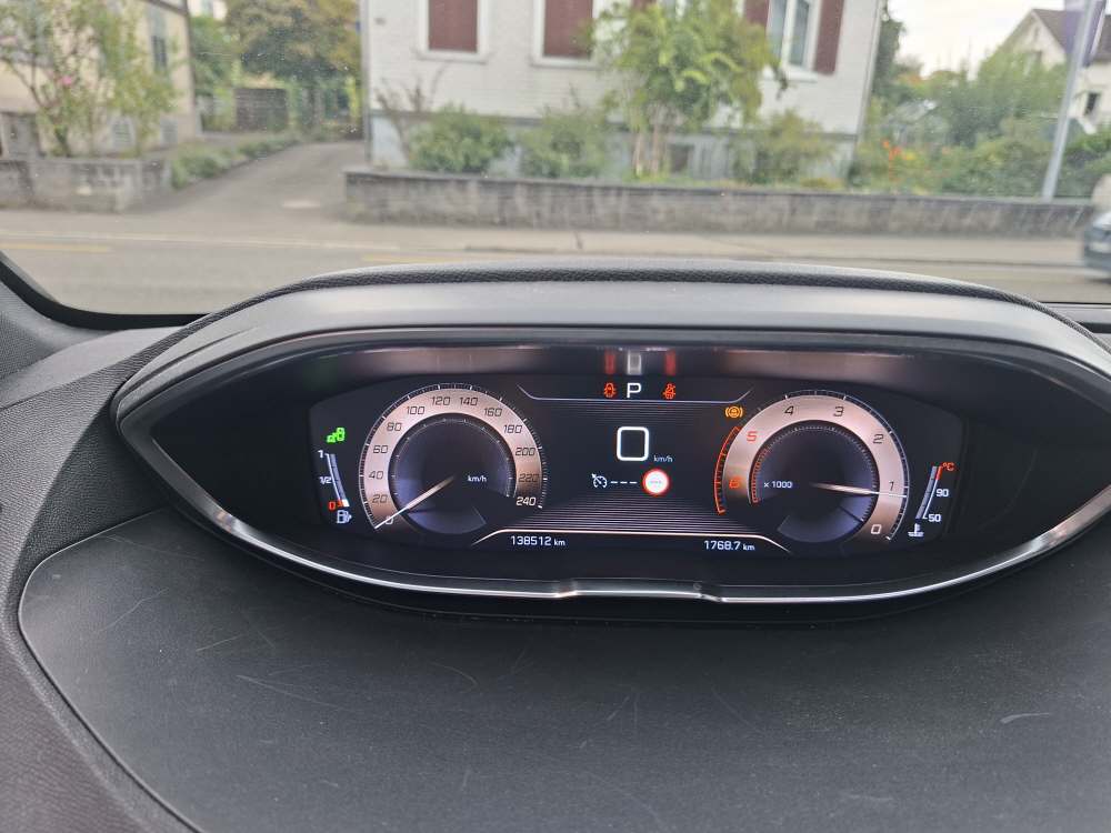 PEUGEOT 5008 2.0 BlueHDi 180 GT-image-18