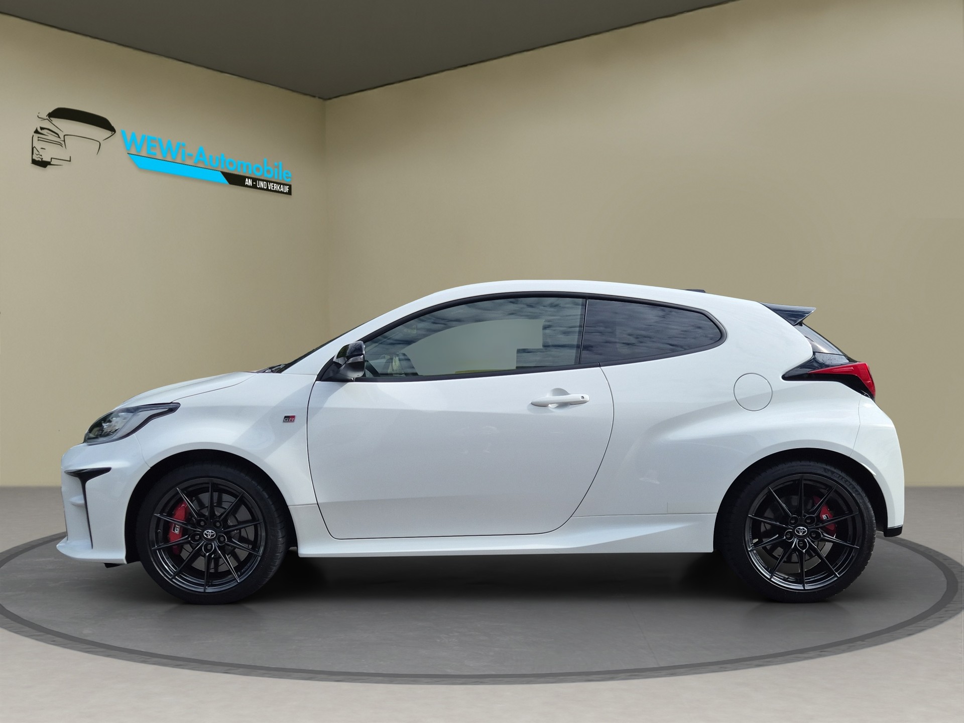TOYOTA Yaris 1.6 GR Sport-image-1