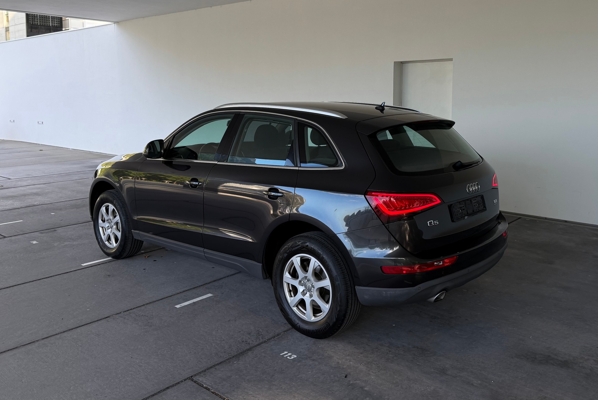 AUDI Q5 2.0 TDI quattro S-tronic-image-2