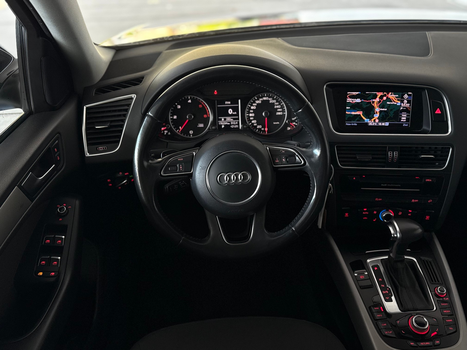 AUDI Q5 2.0 TDI quattro S-tronic-image-8