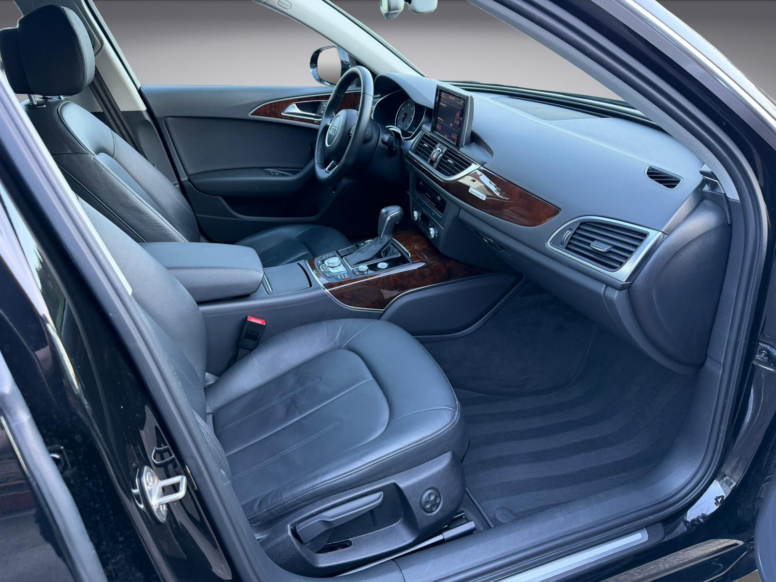 AUDI A6 Limousine 3.0 TDI V6 quattro S-tronic-image-12