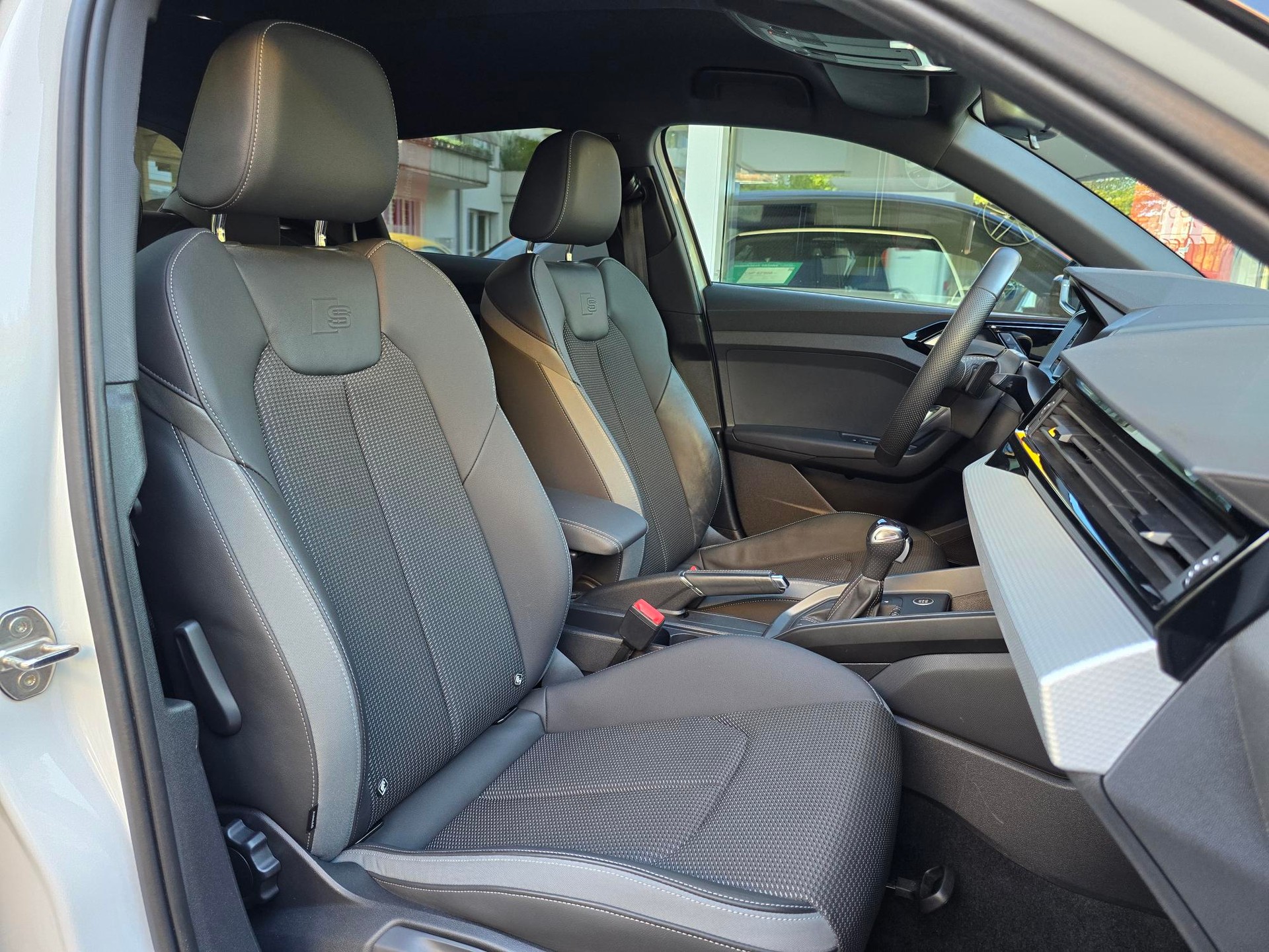 AUDI A1 Sportback 40 TFSI S Line S-tronic-image-7