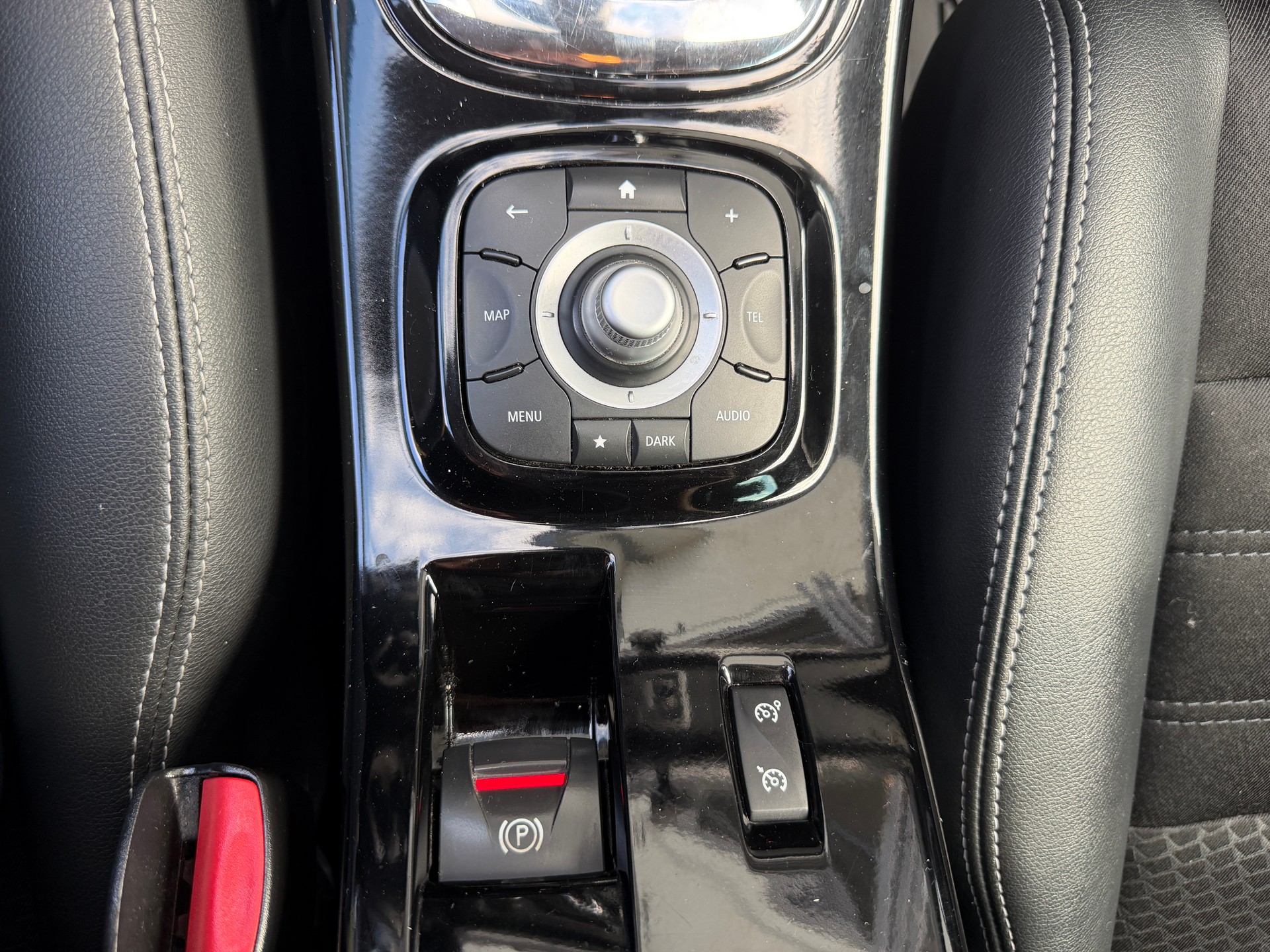 RENAULT Mégane Grandtour 1.2 16V Turbo Bose EDC-image-7