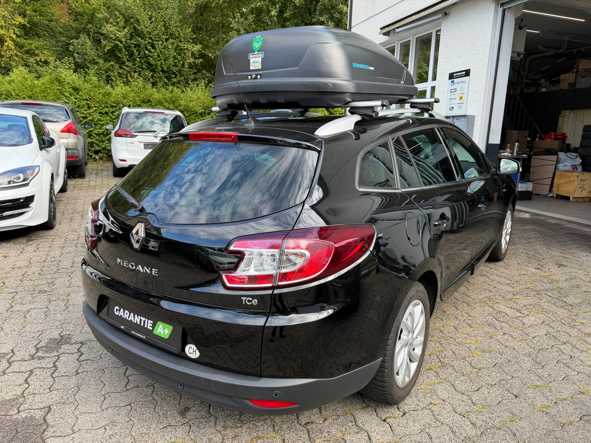 RENAULT Mégane Grandtour 1.2 16V Turbo Bose EDC-image-13