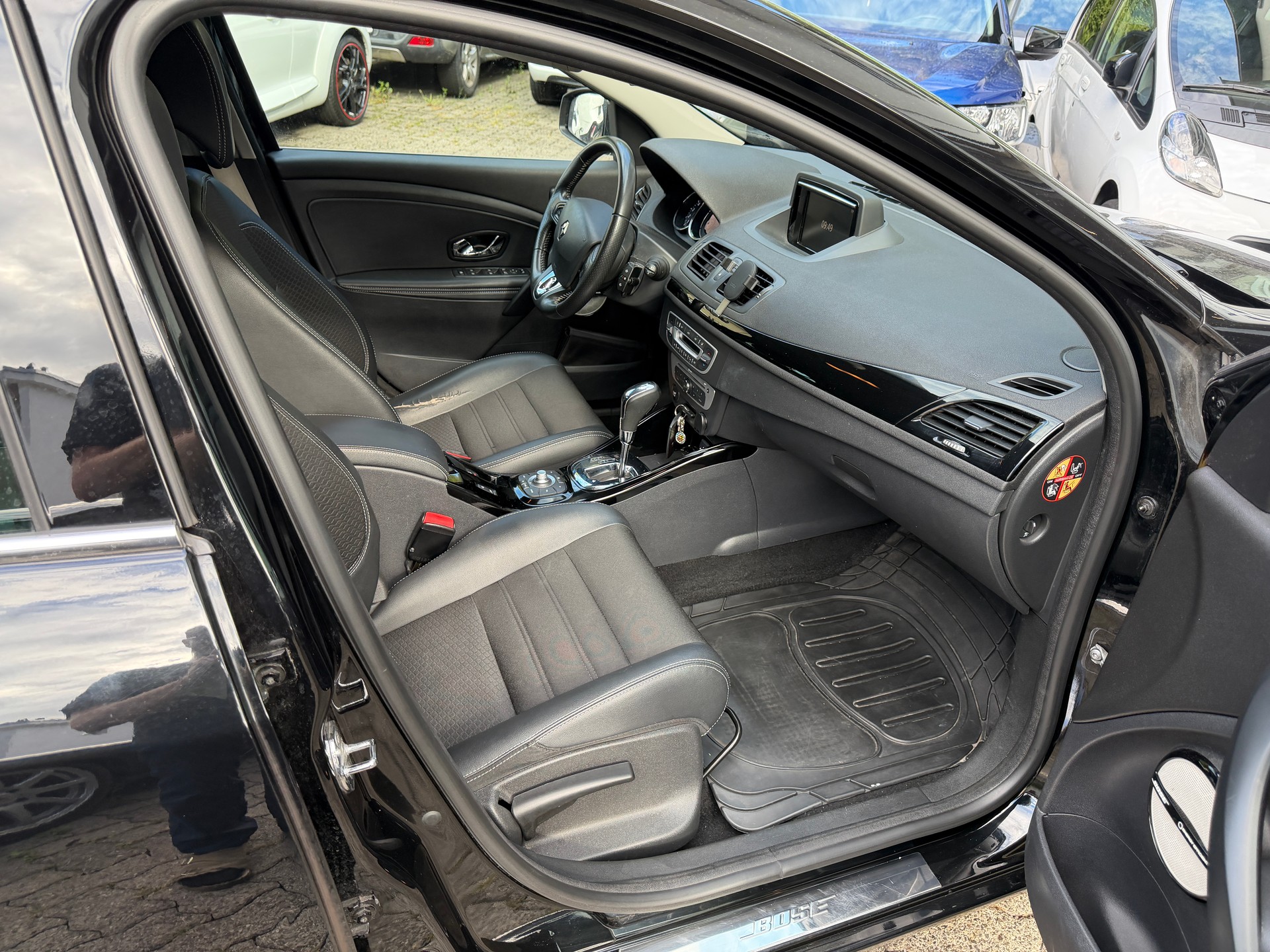 RENAULT Mégane Grandtour 1.2 16V Turbo Bose EDC-image-10