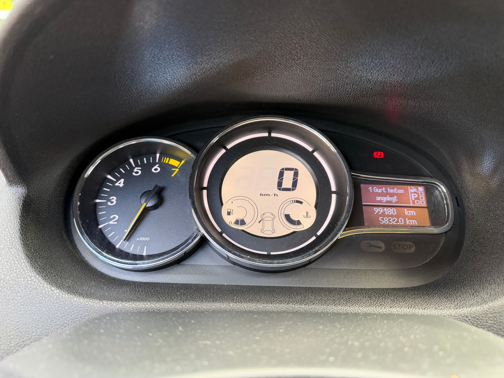 RENAULT Mégane Grandtour 1.2 16V Turbo Bose EDC-image-5