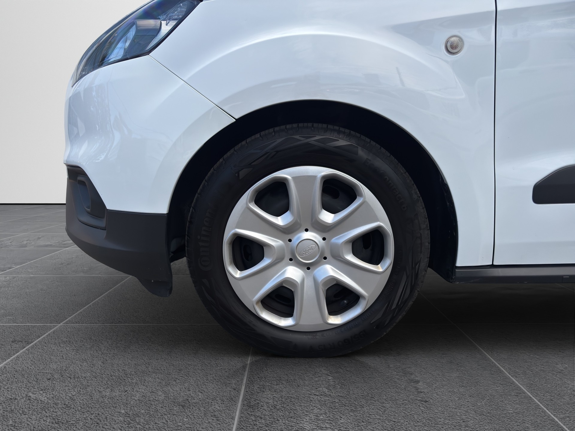 FORD Transit Courier Van 1.0 EcoBoost Trend-image-10