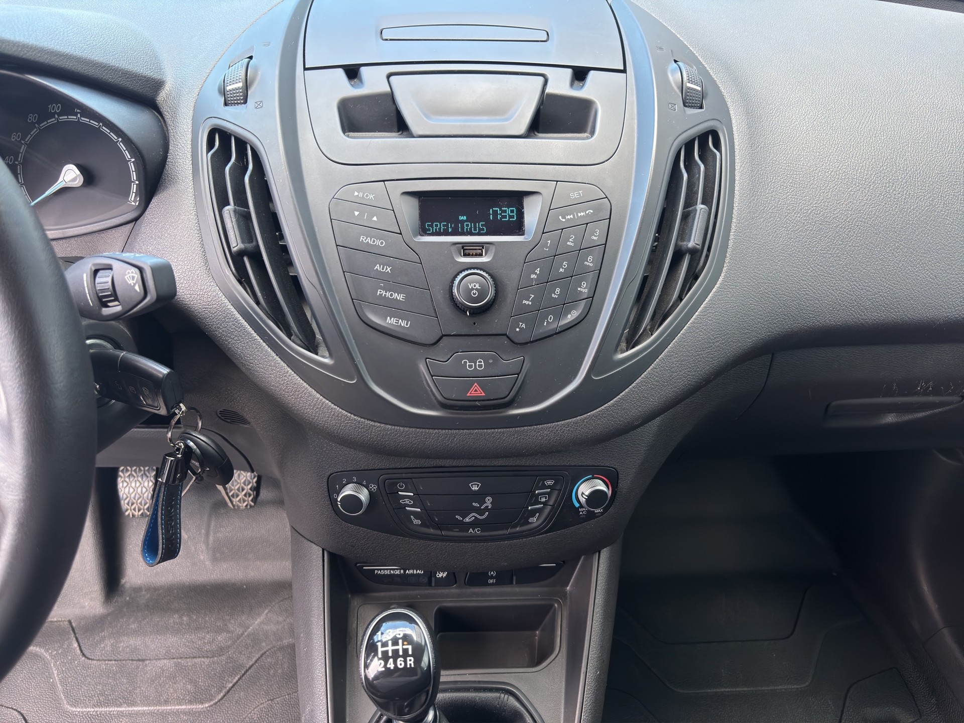 FORD Transit Courier Van 1.0 EcoBoost Trend-image-8