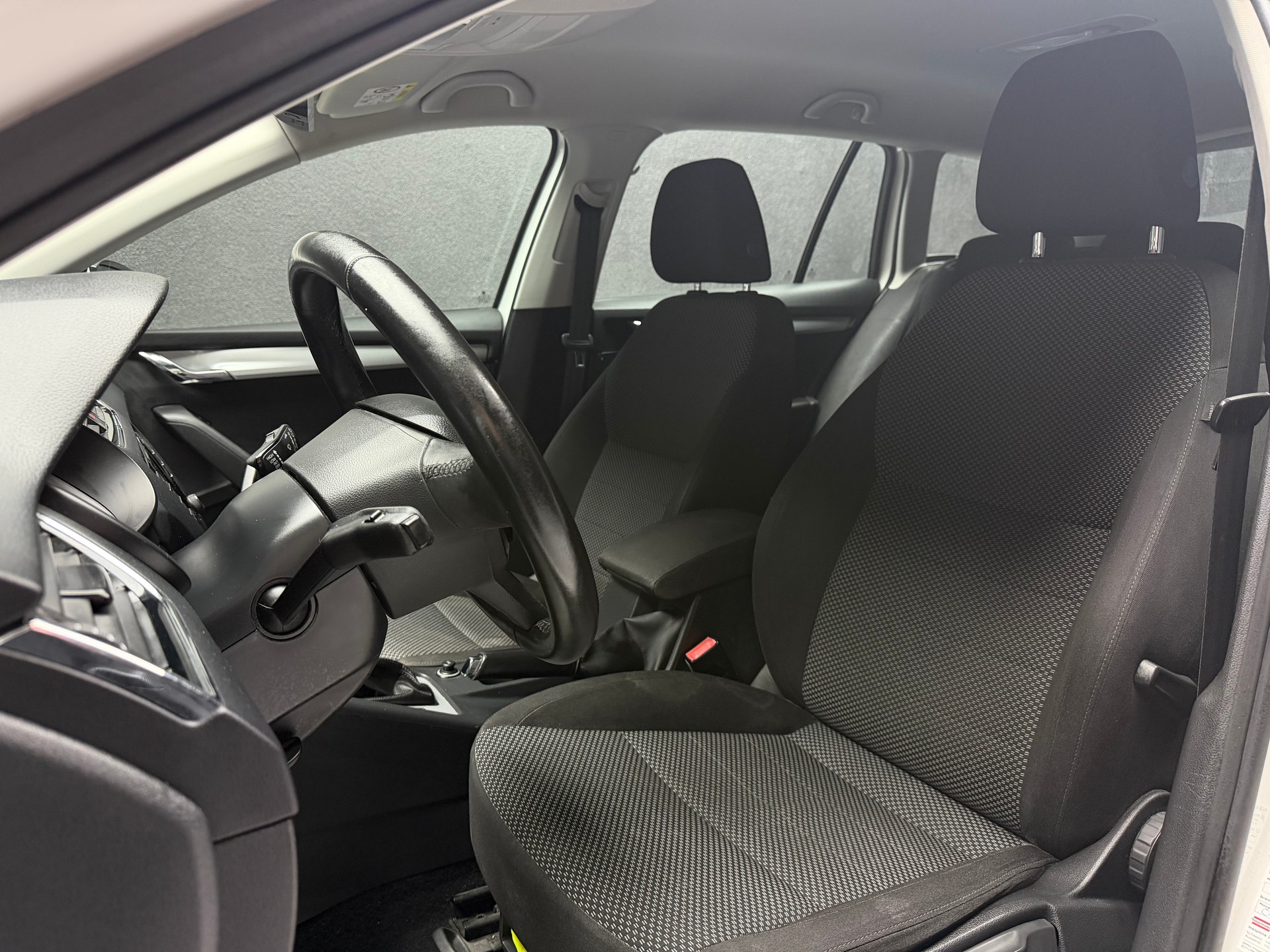 SKODA Octavia Combi 1.6 TDI Ambition DSG • ab MfK & Service-image-7