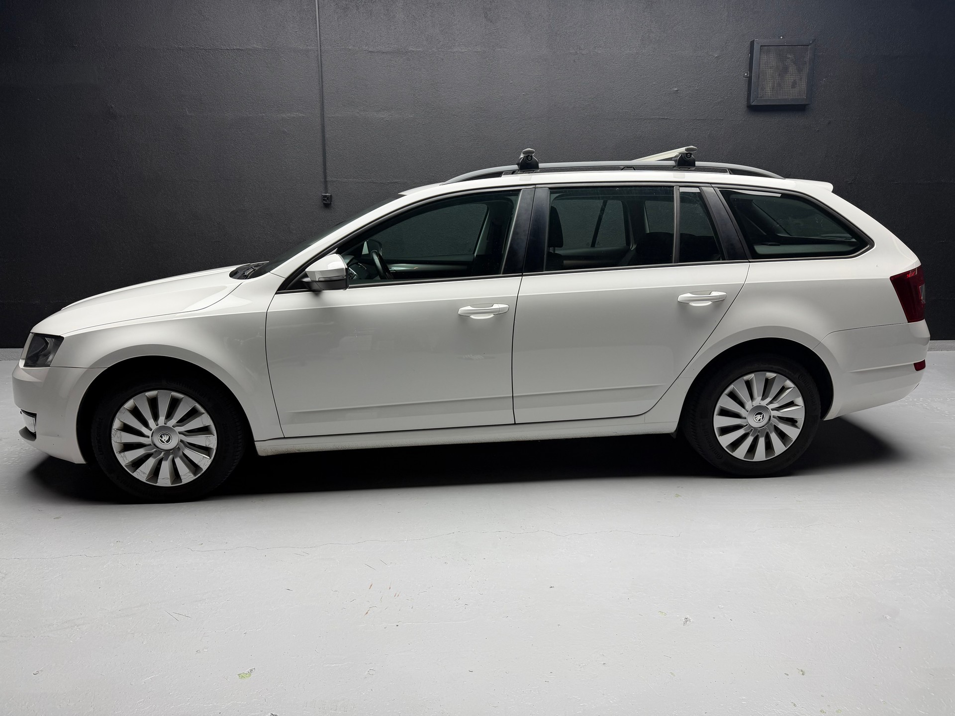 SKODA Octavia Combi 1.6 TDI Ambition DSG • ab MfK & Service-image-12