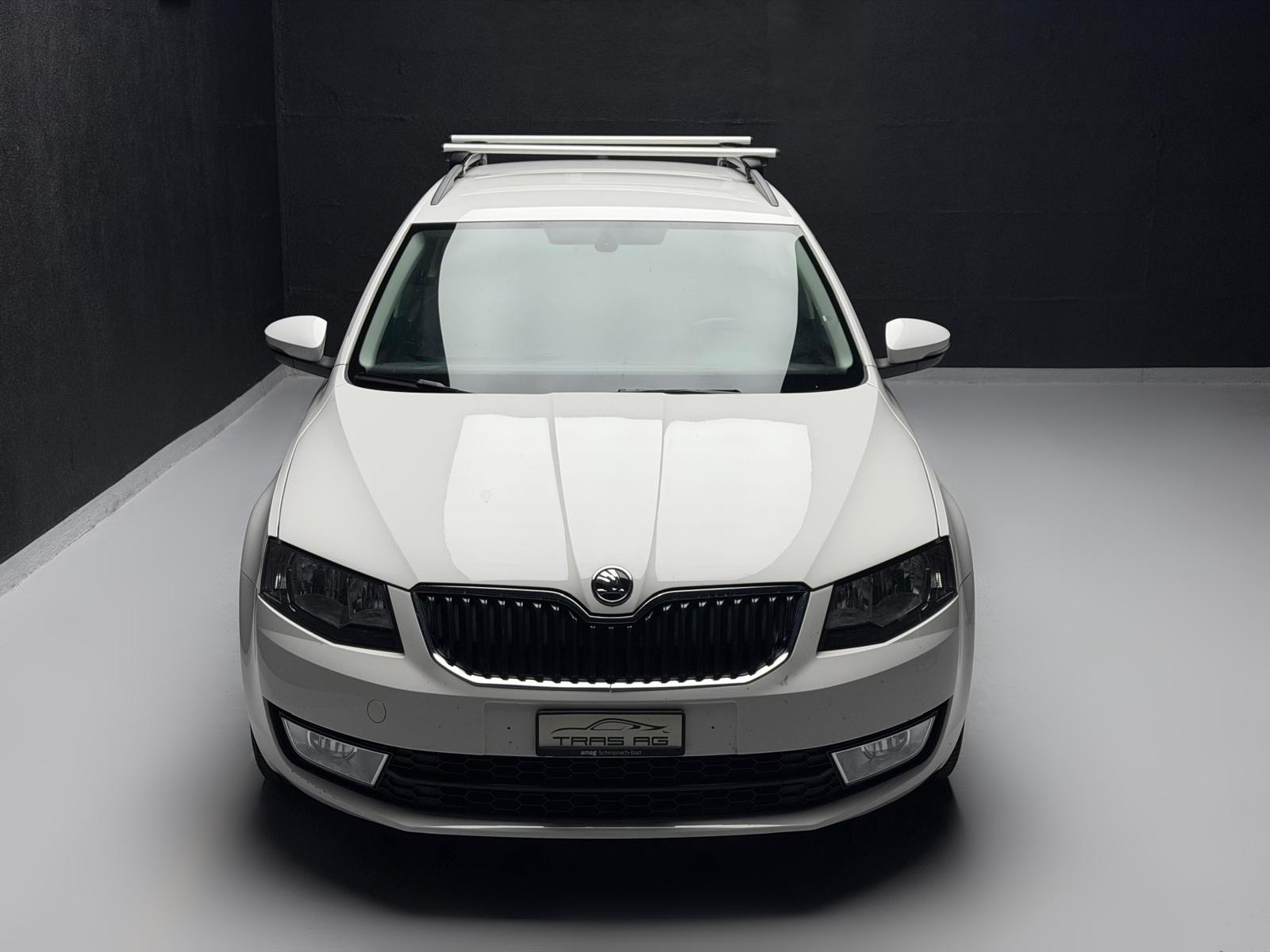 SKODA Octavia Combi 1.6 TDI Ambition DSG • ab MfK & Service-image-1