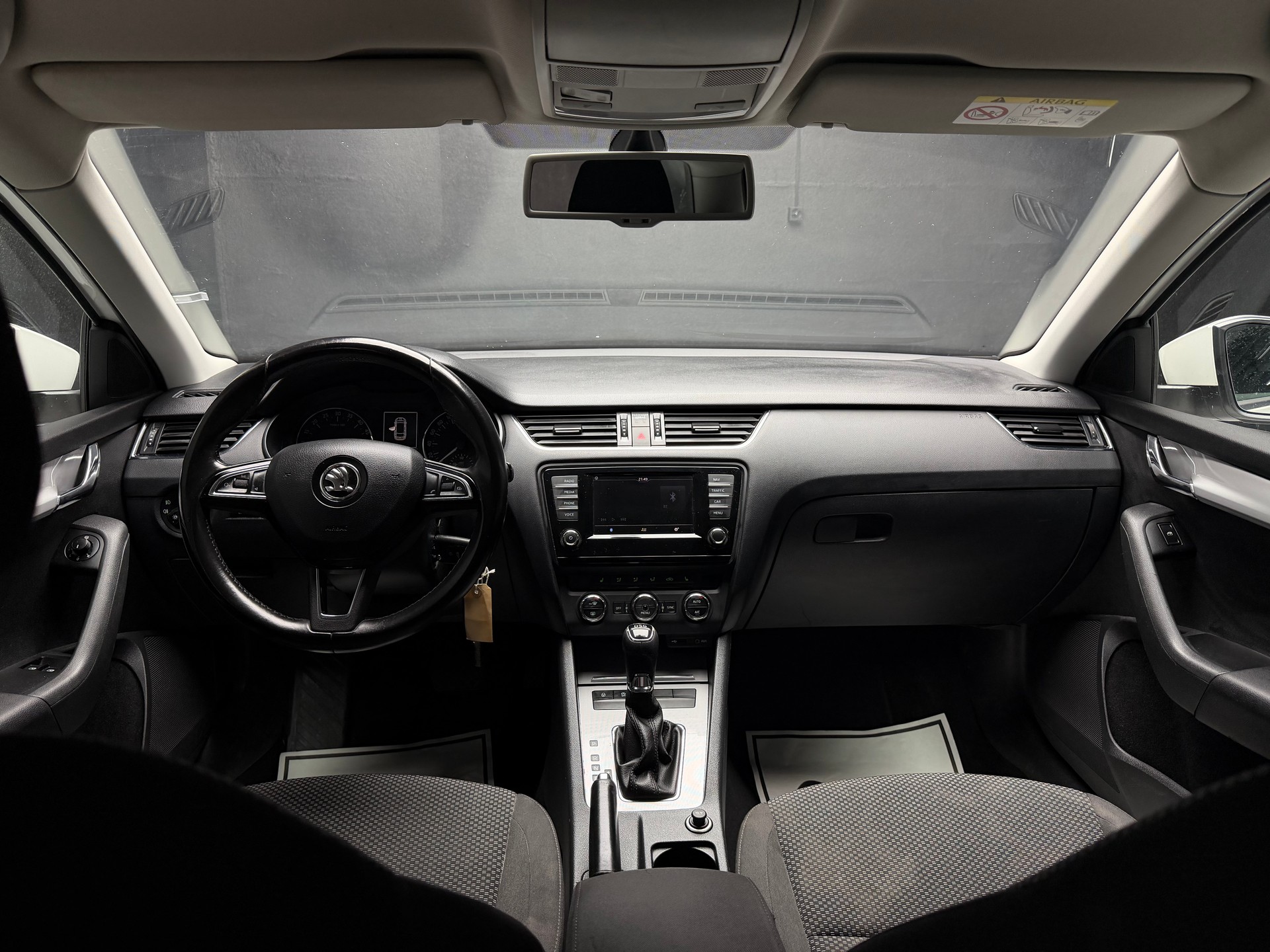 SKODA Octavia Combi 1.6 TDI Ambition DSG • ab MfK & Service-image-5