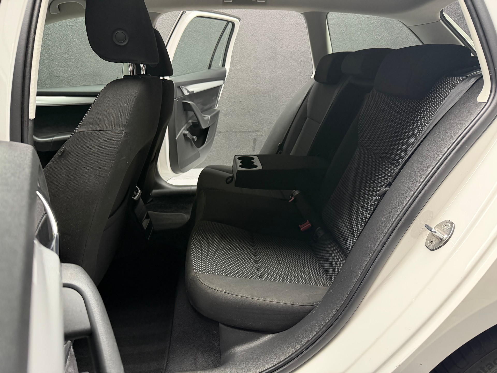 SKODA Octavia Combi 1.6 TDI Ambition DSG • ab MfK & Service-image-8
