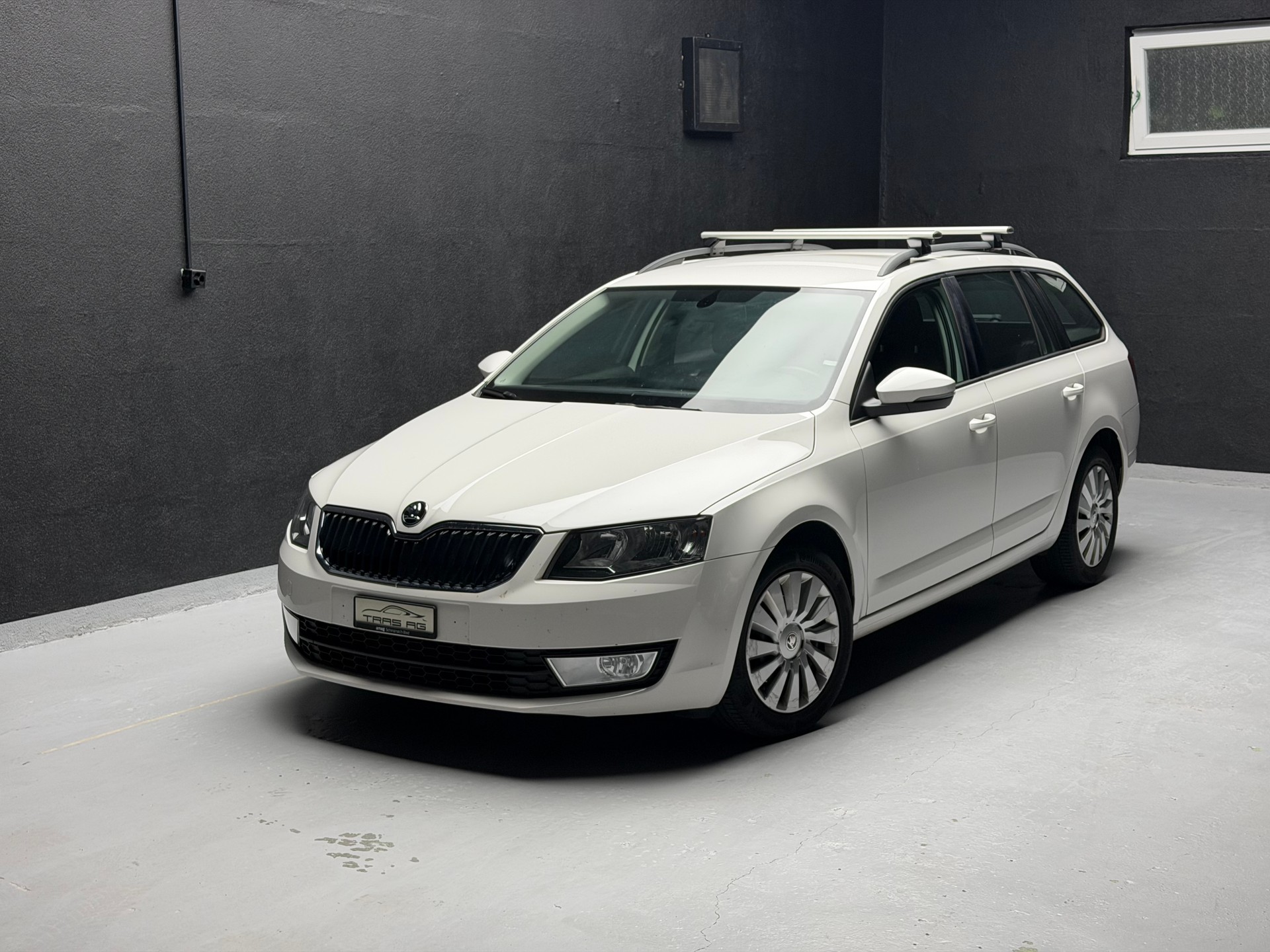 SKODA Octavia Combi 1.6 TDI Ambition DSG • ab MfK & Service-image-0