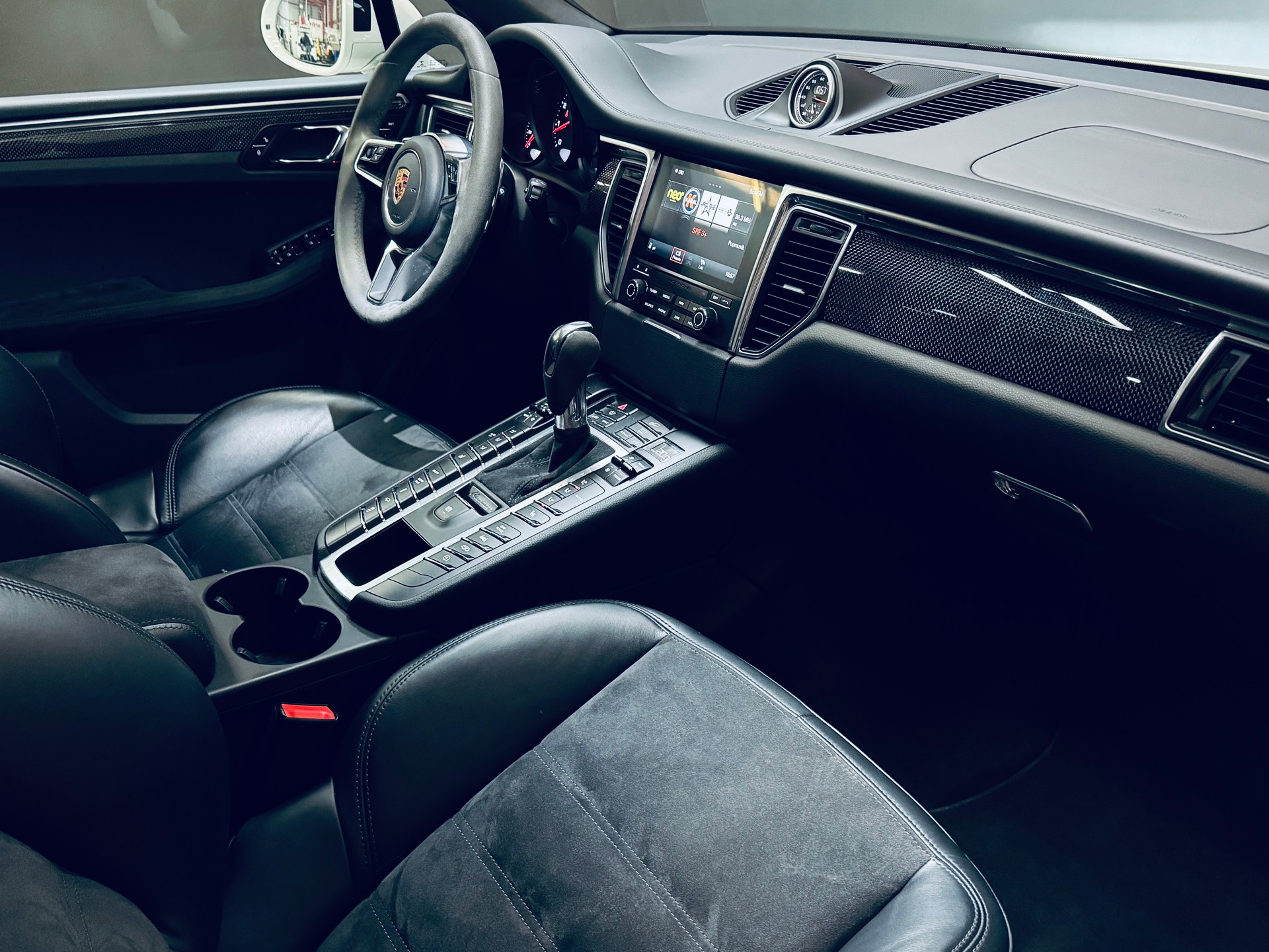 PORSCHE Macan GTS PDK-image-15