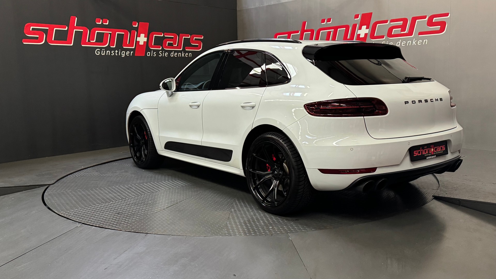 PORSCHE Macan GTS PDK-showroom-element-3