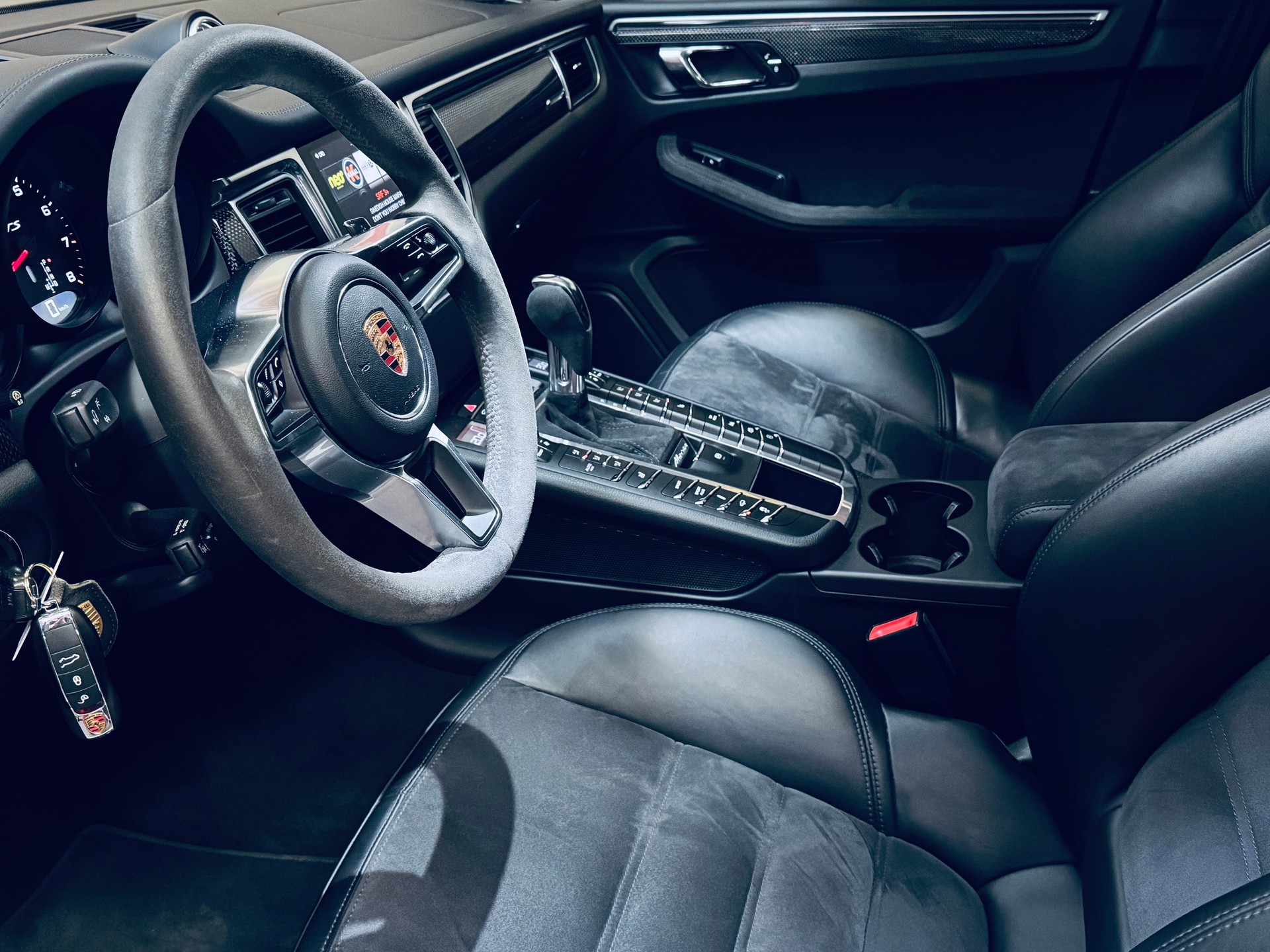 PORSCHE Macan GTS PDK-image-12