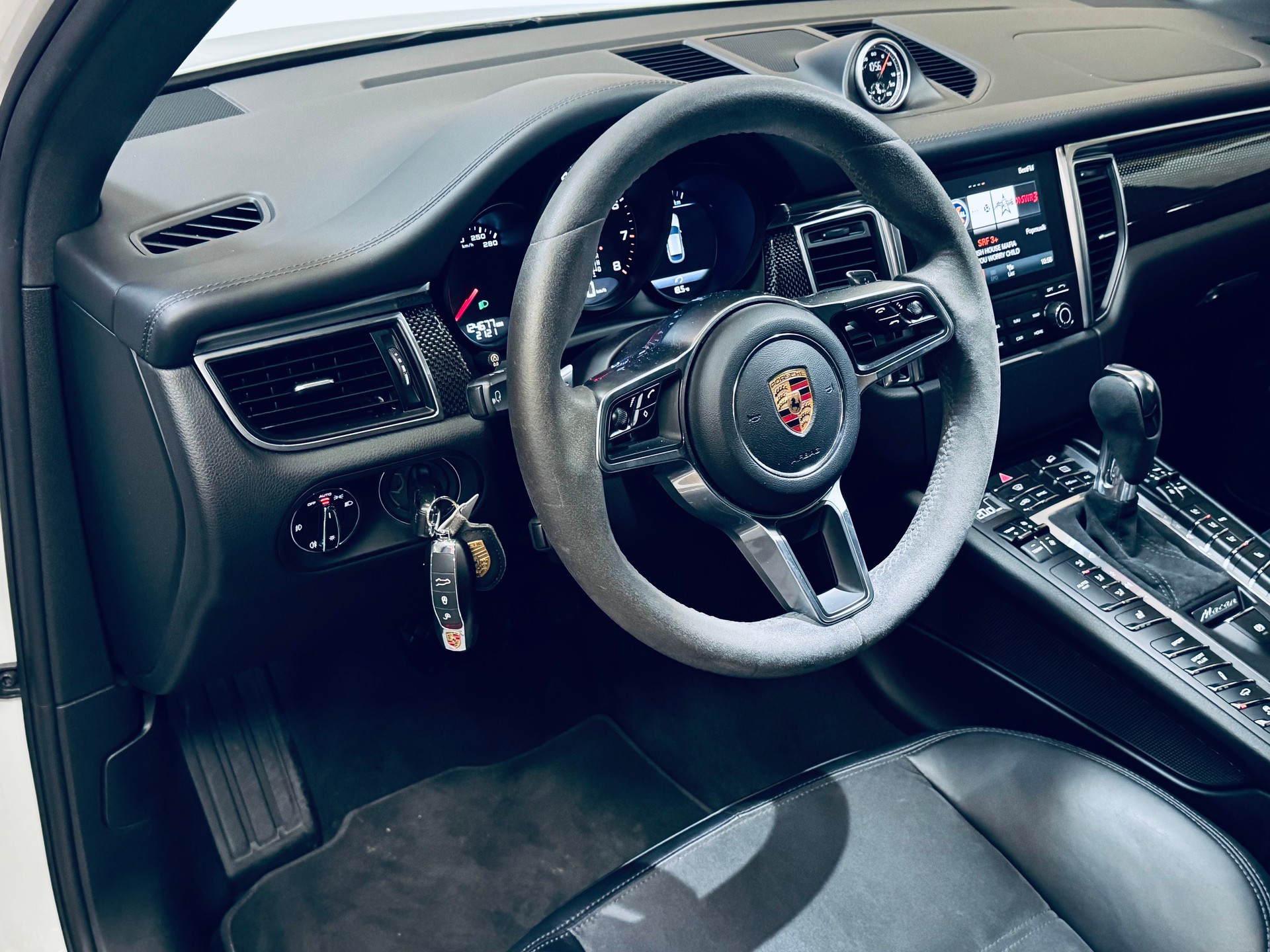PORSCHE Macan GTS PDK-image-13