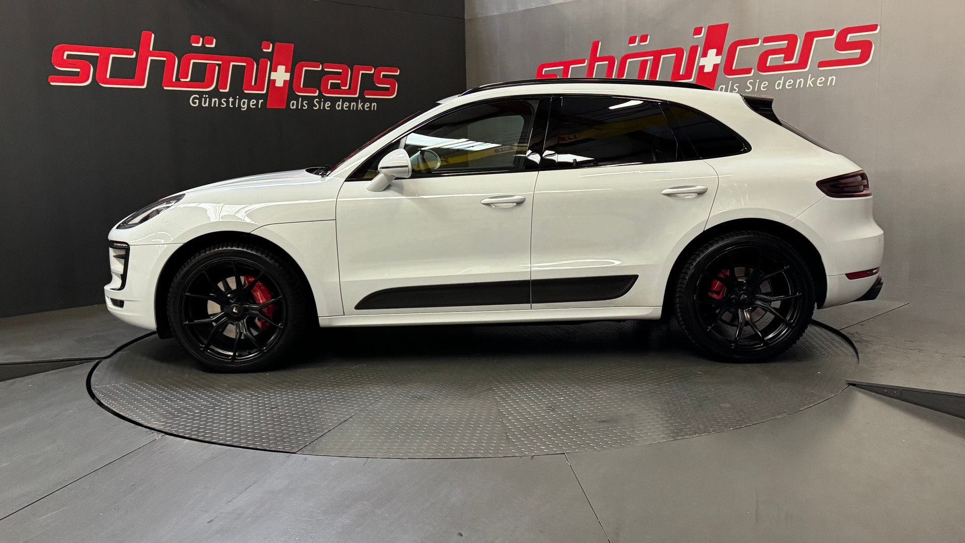 PORSCHE Macan GTS PDK-showroom-element-2