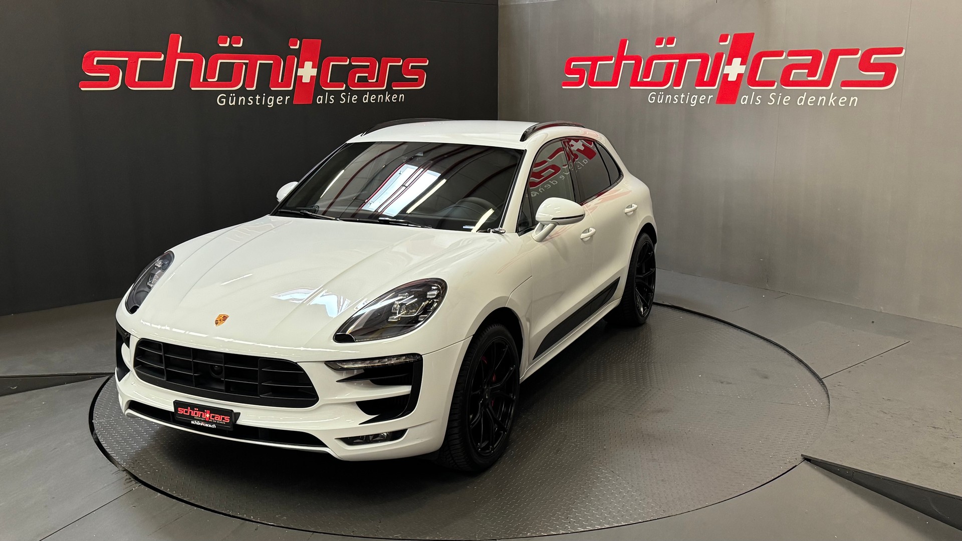 PORSCHE Macan GTS PDK-showroom-element-1