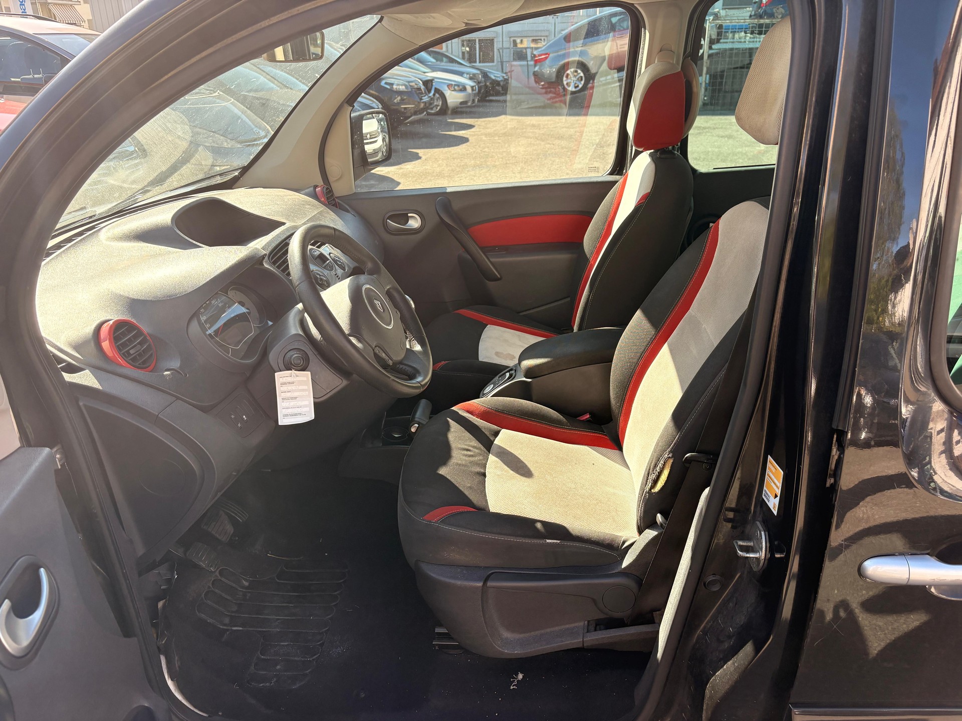 RENAULT Kangoo 1.6 16V Dynamique-image-4