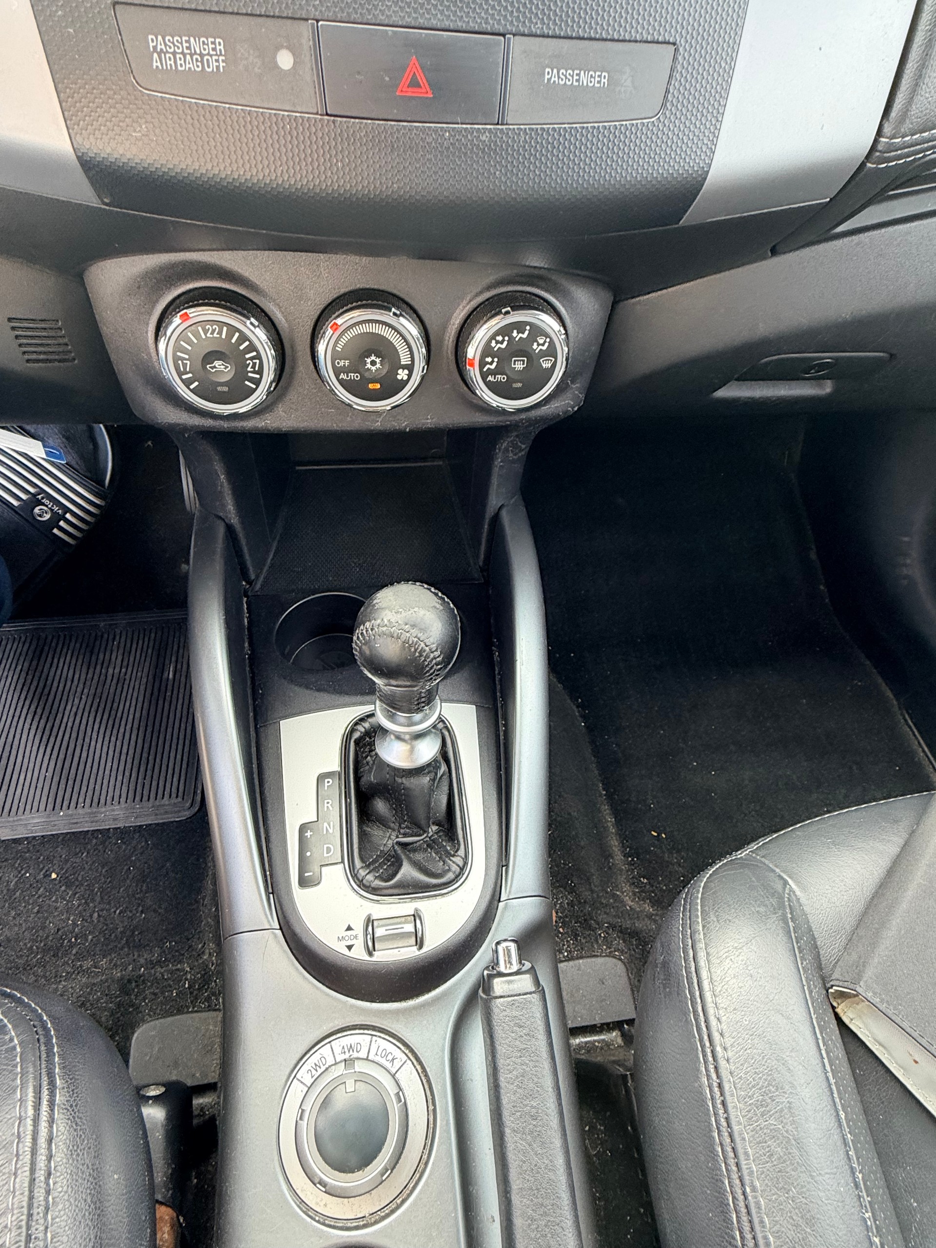 PEUGEOT 4007 2.2 HDi Lion Edition DCS6-image-12
