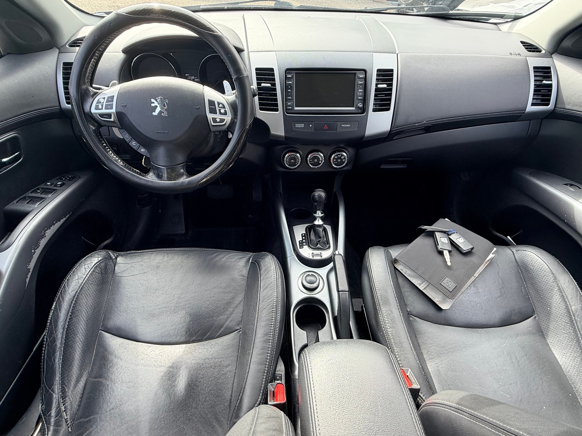 PEUGEOT 4007 2.2 HDi Lion Edition DCS6-image-9