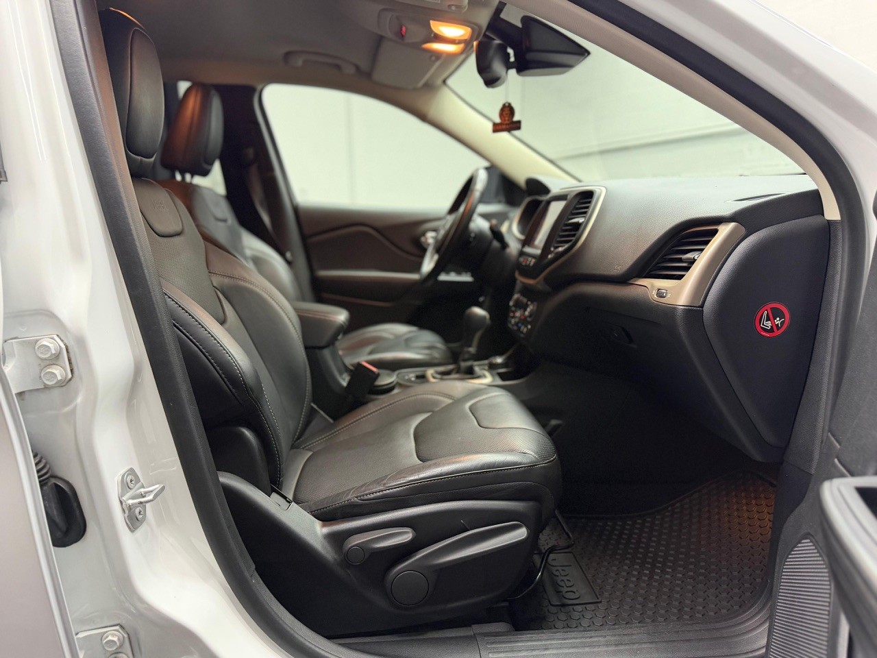 JEEP Cherokee 2.2TD Limited AWD 9ATX-image-21