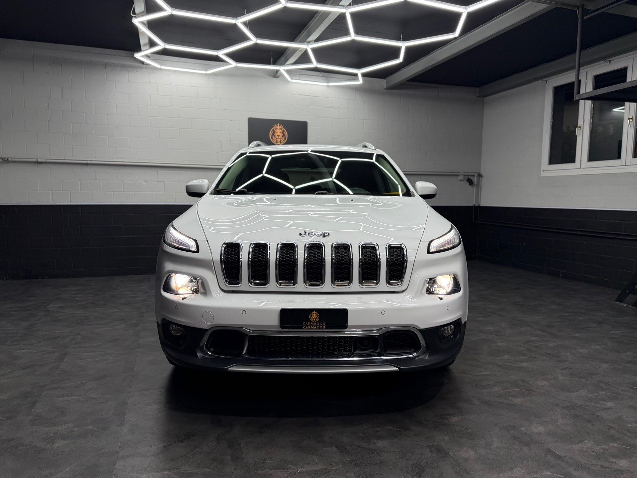 JEEP Cherokee 2.2TD Limited AWD 9ATX-showroom-element-1