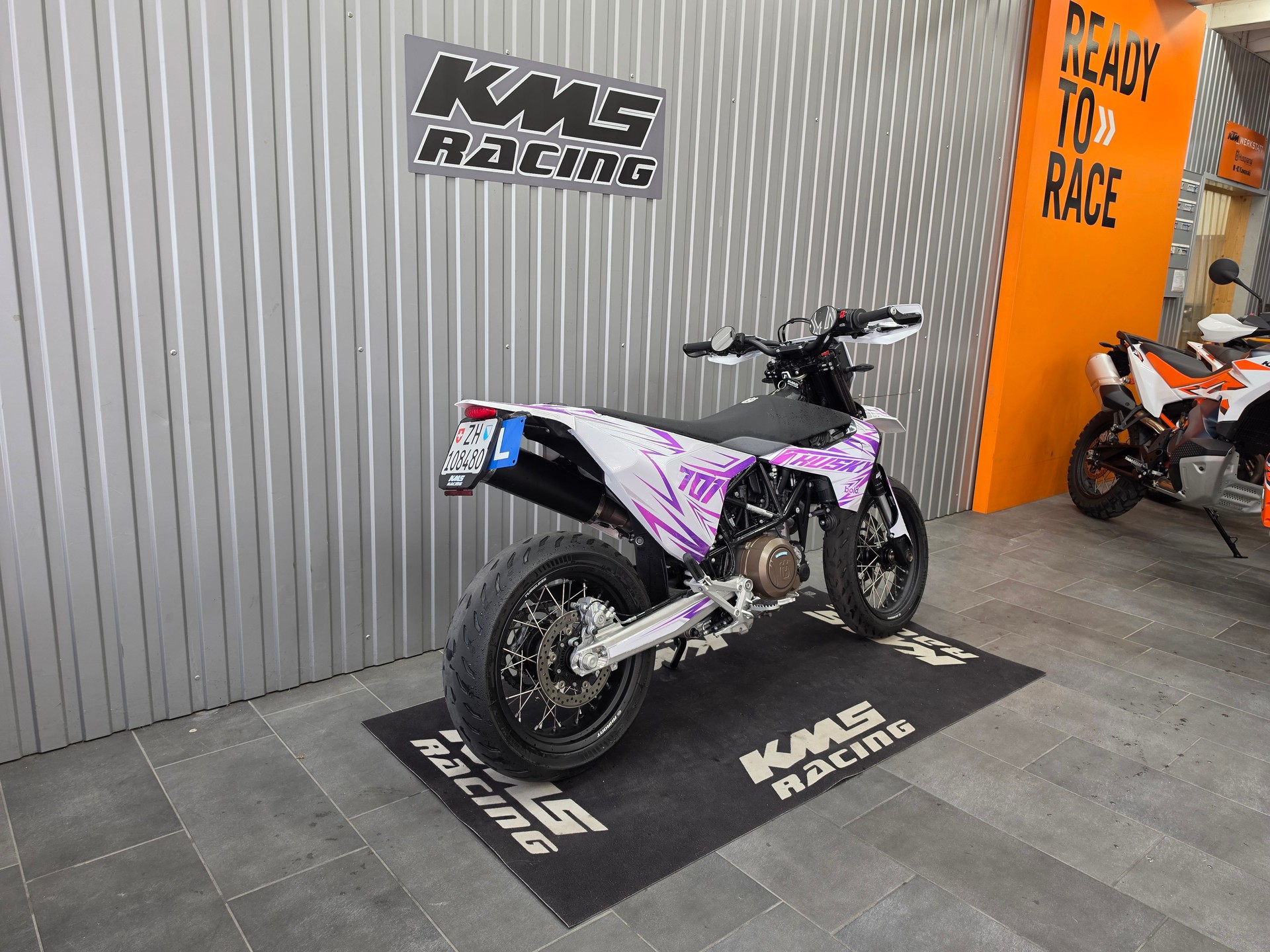 HUSQVARNA 701 Supermoto (35kW)-image-5